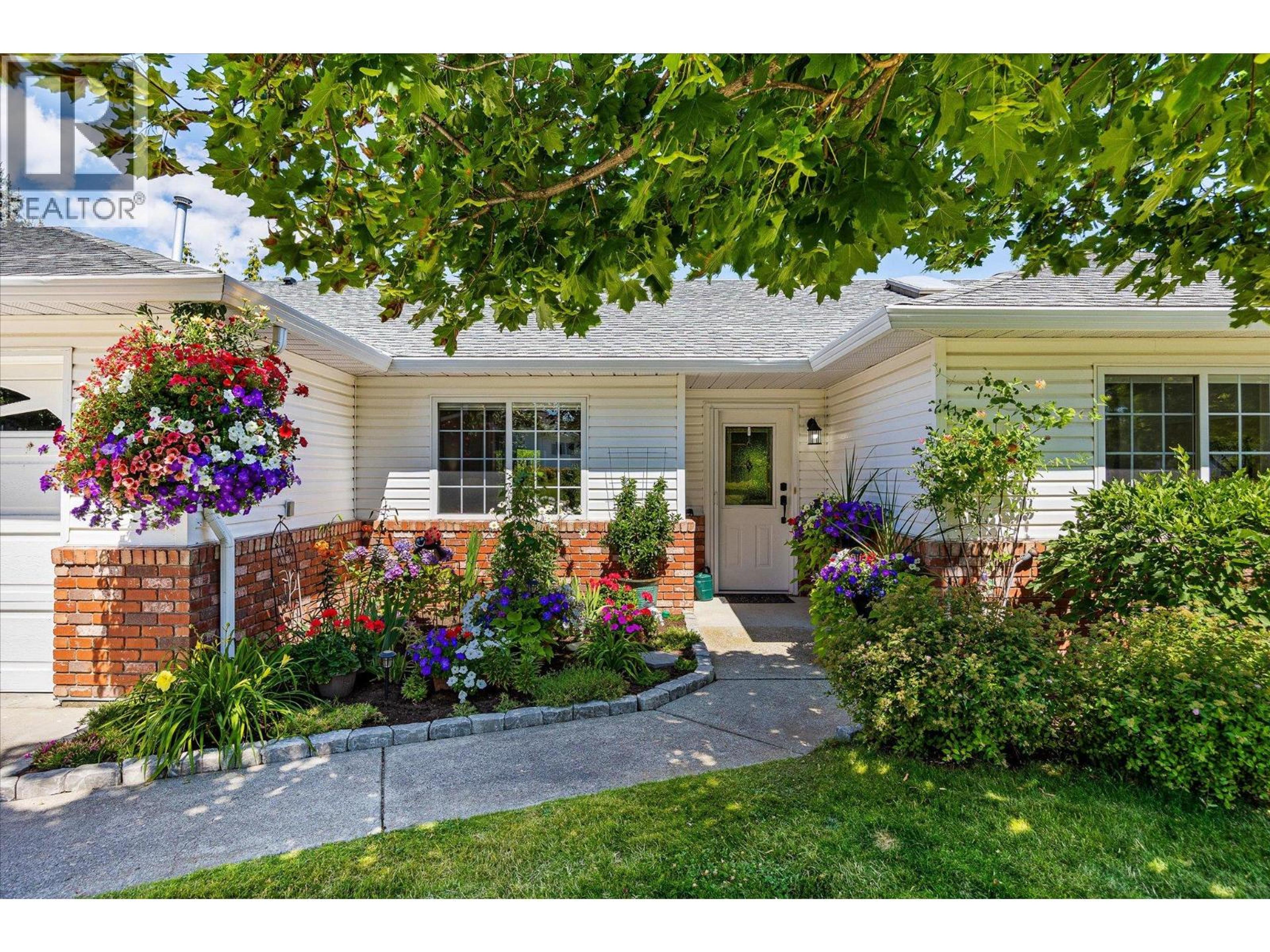 11290 Bond Road, Lake Country - Exteriors - Photo 2