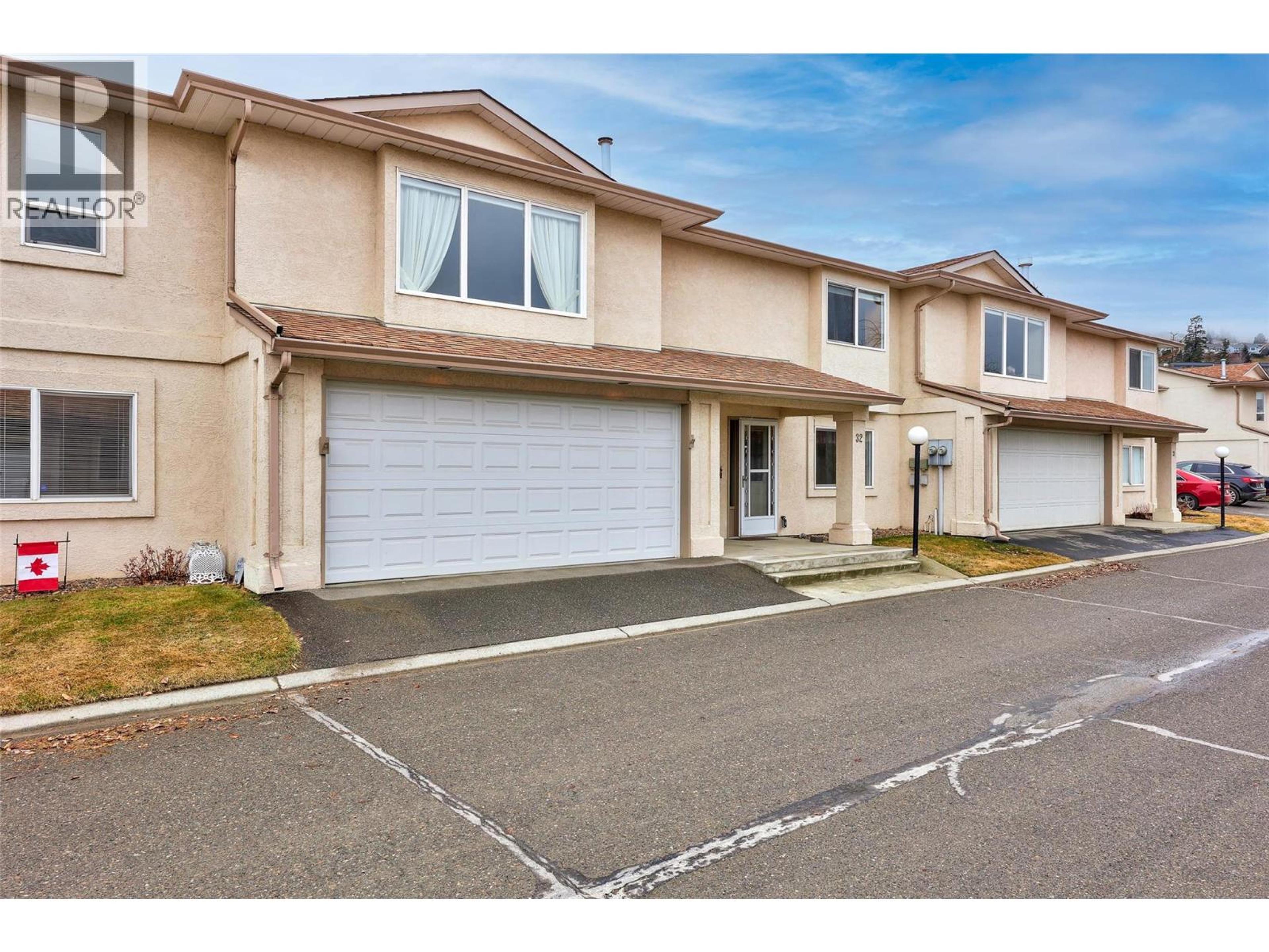 1950 BRAEVIEW Place, Kamloops - Exteriors - Full Complex View - Photo 2