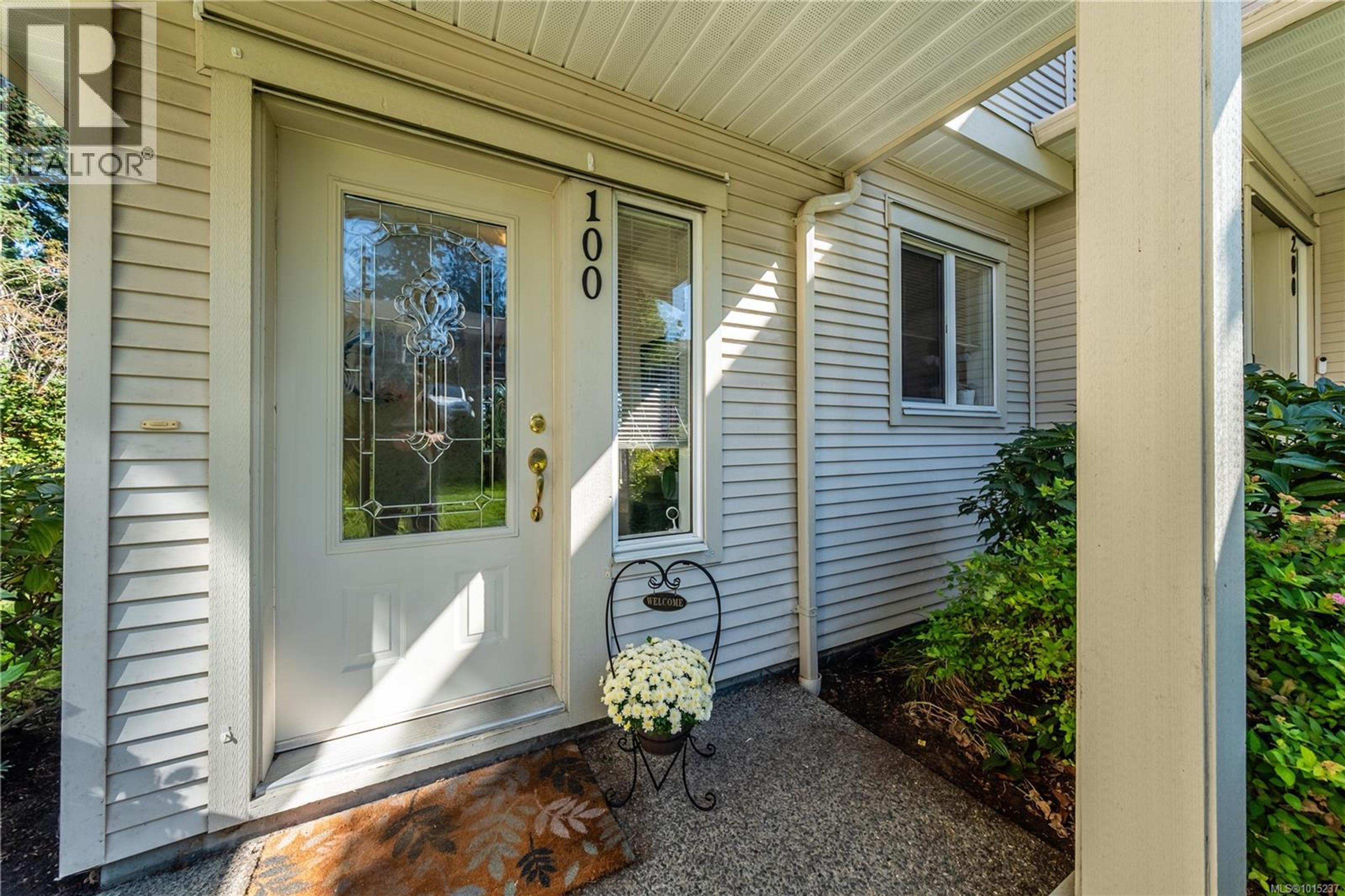 834 Varsity Way, Nanaimo - Exteriors - Photo 3