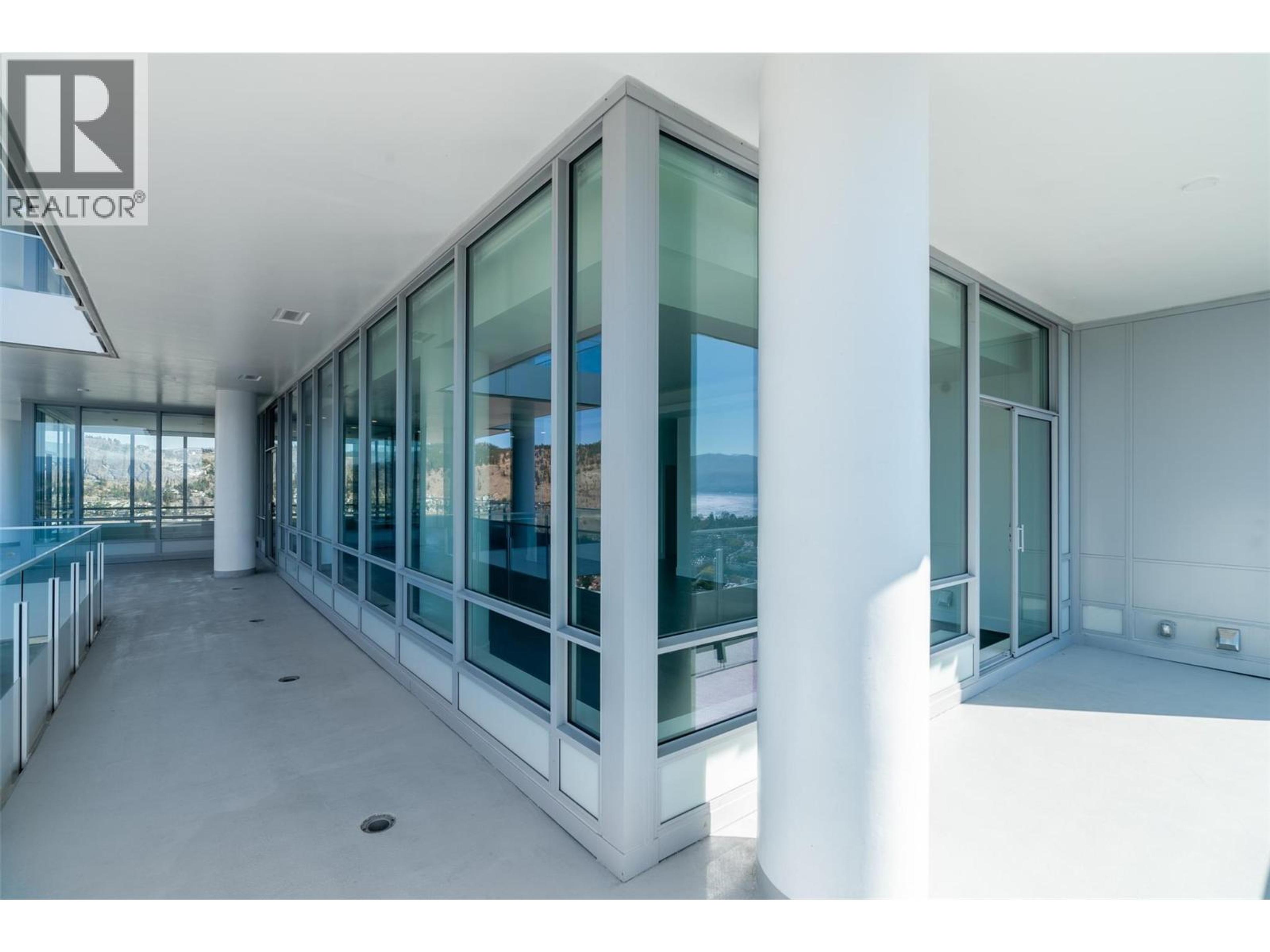 1181 Sunset Drive, Kelowna - Exteriors - Photo 3