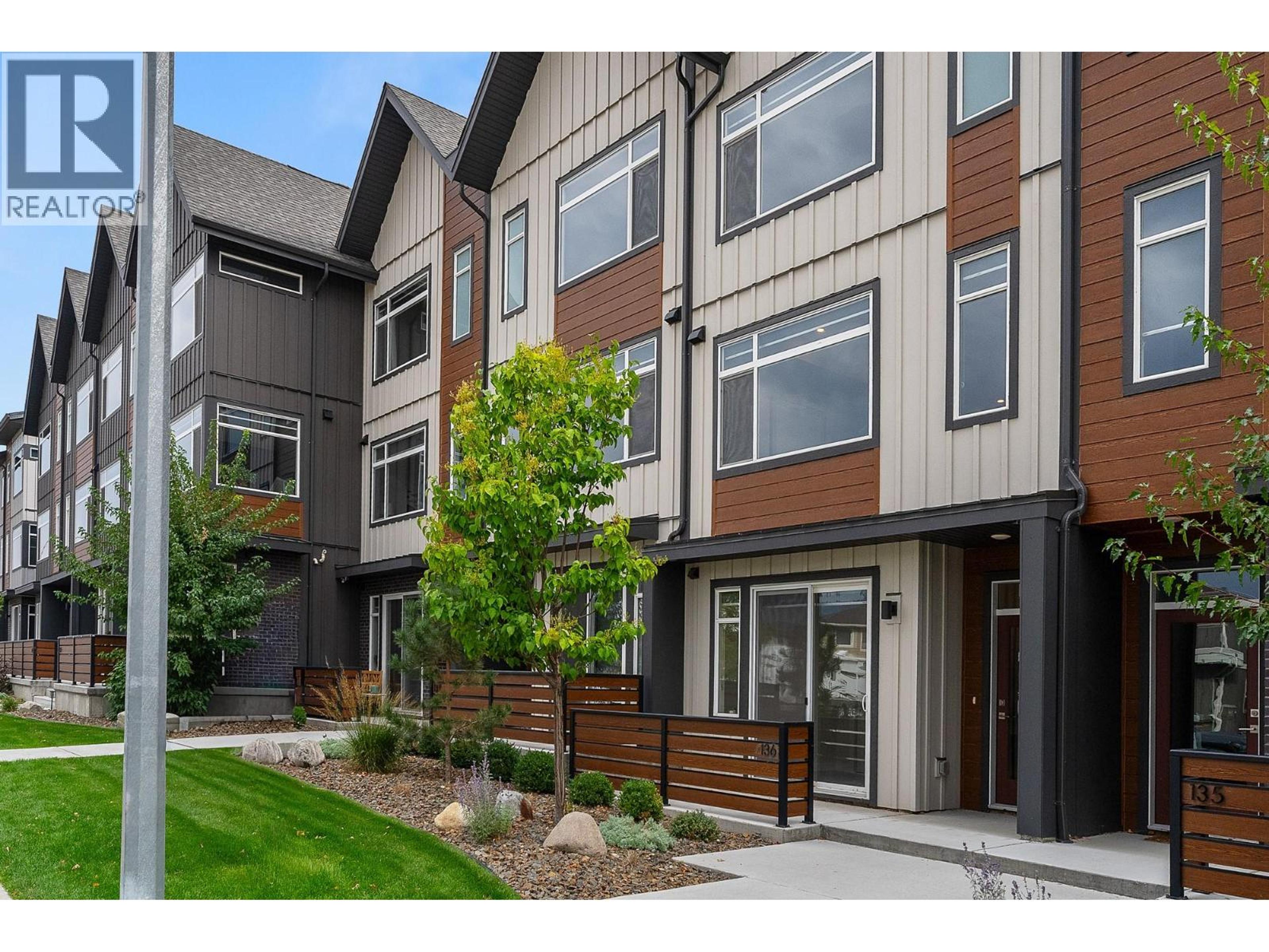 1901 Qu'appelle Boulevard, Kamloops - Exteriors - Full Complex View - Photo 2