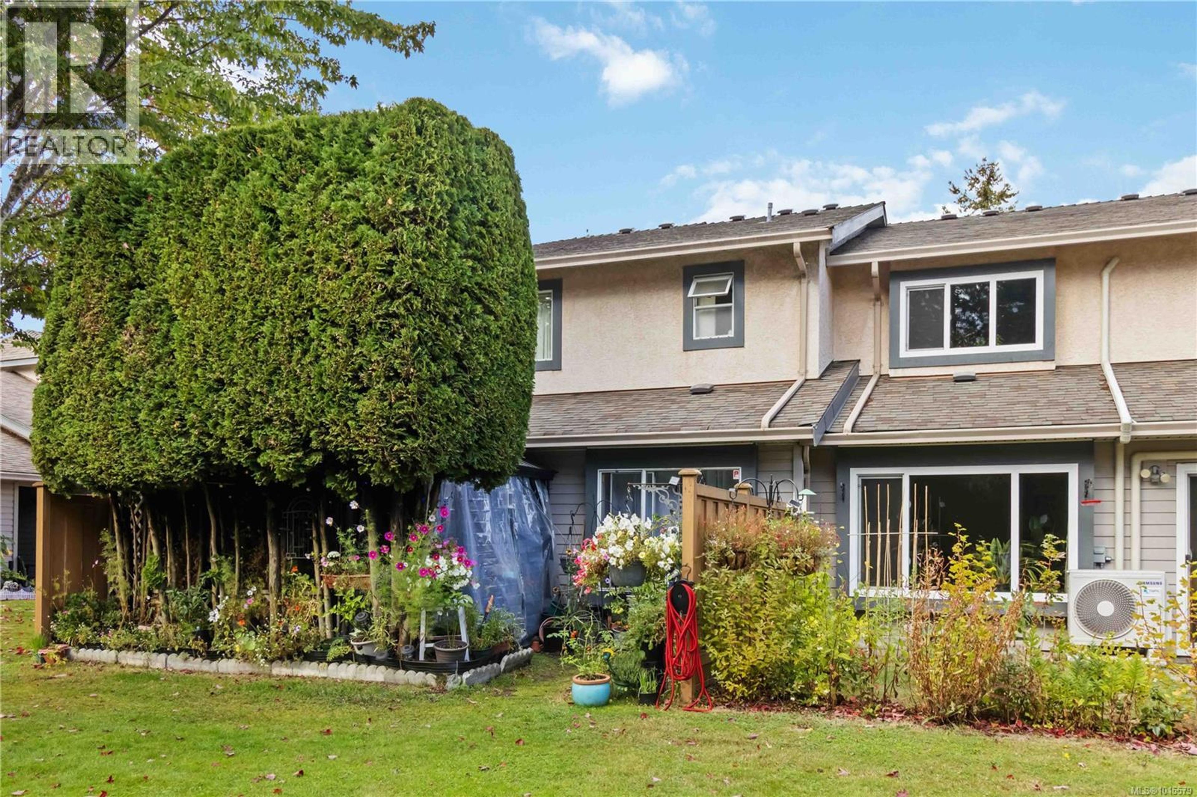515 Mount View Ave, Colwood - Exteriors - Full Complex View - Photo 4