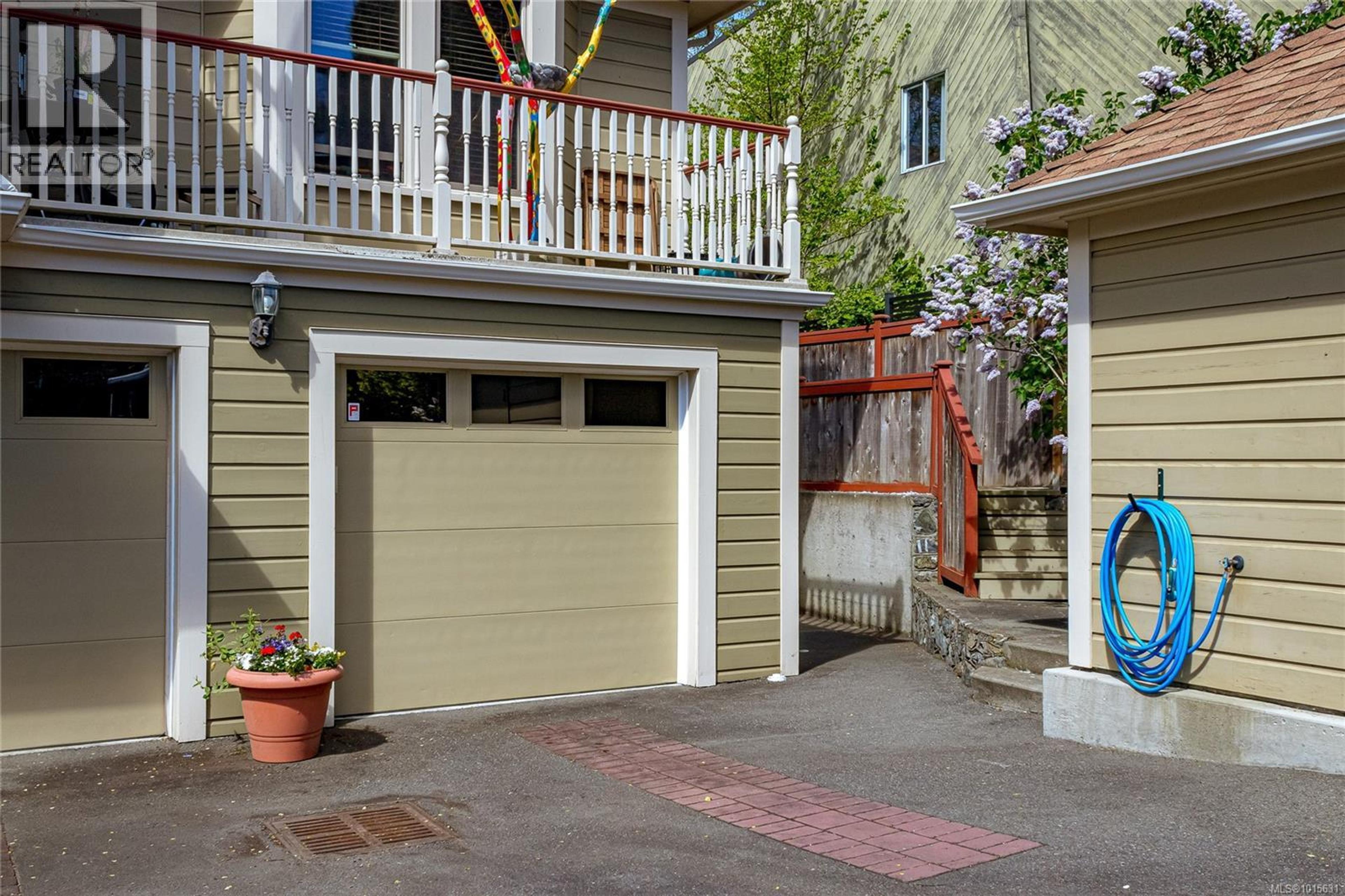 88 Dallas Rd, Victoria - Exteriors - Photo 2