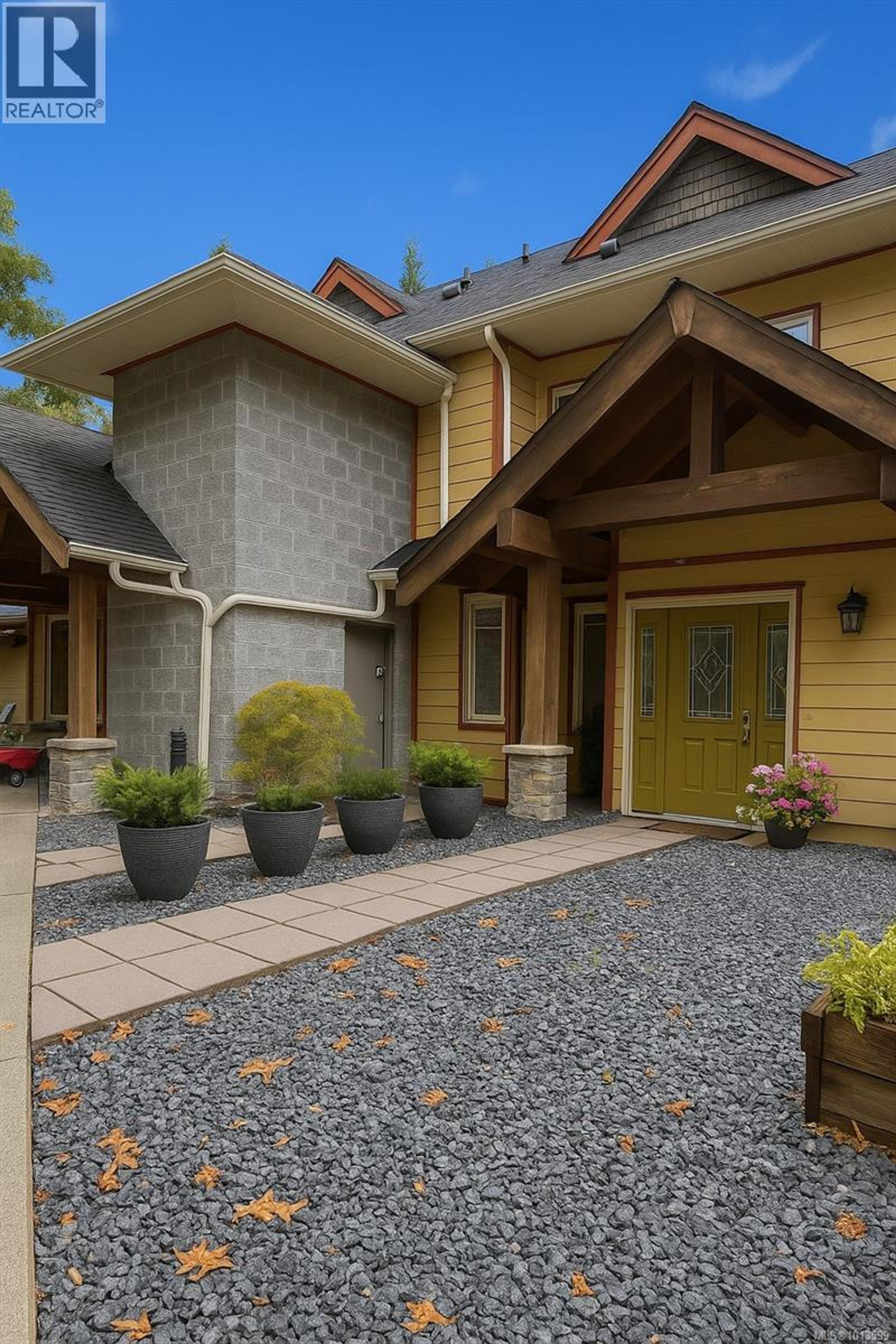 1244 4th Ave, Ladysmith - Exteriors - Photo 2