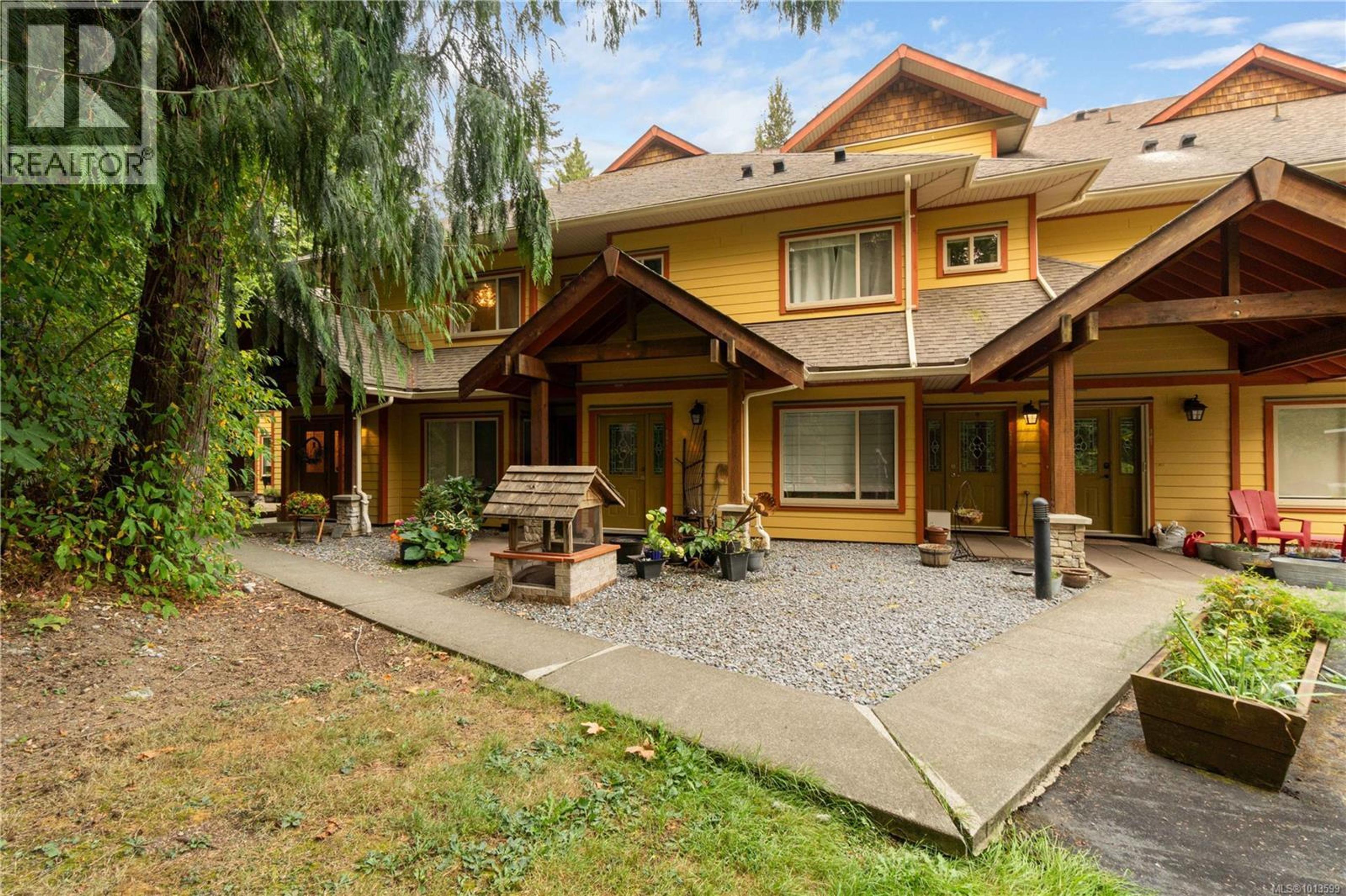 1244 4th Ave, Ladysmith - Exteriors - Full Complex View - Photo 5