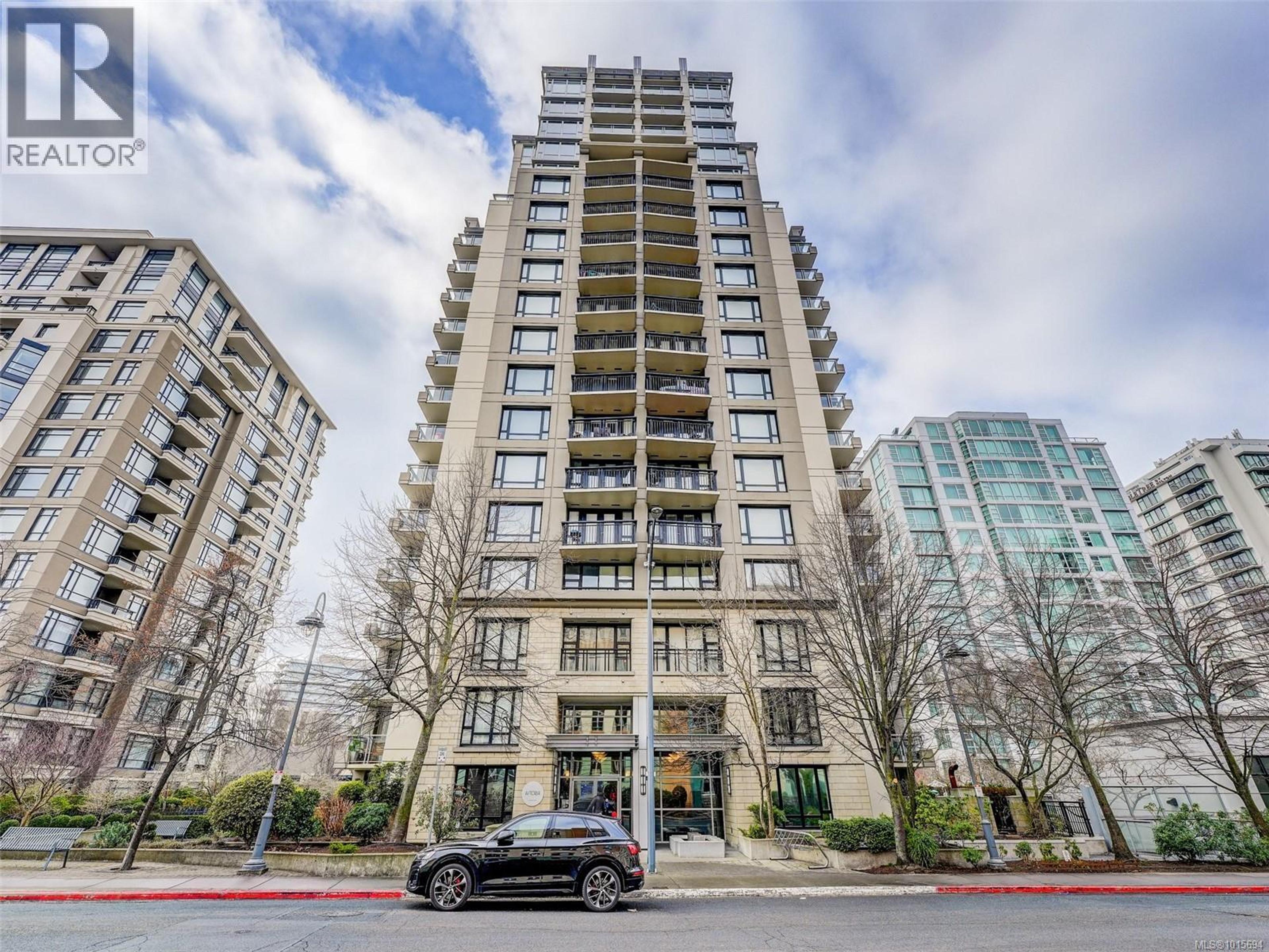 751 Fairfield Rd, Victoria - Exteriors - Photo 1