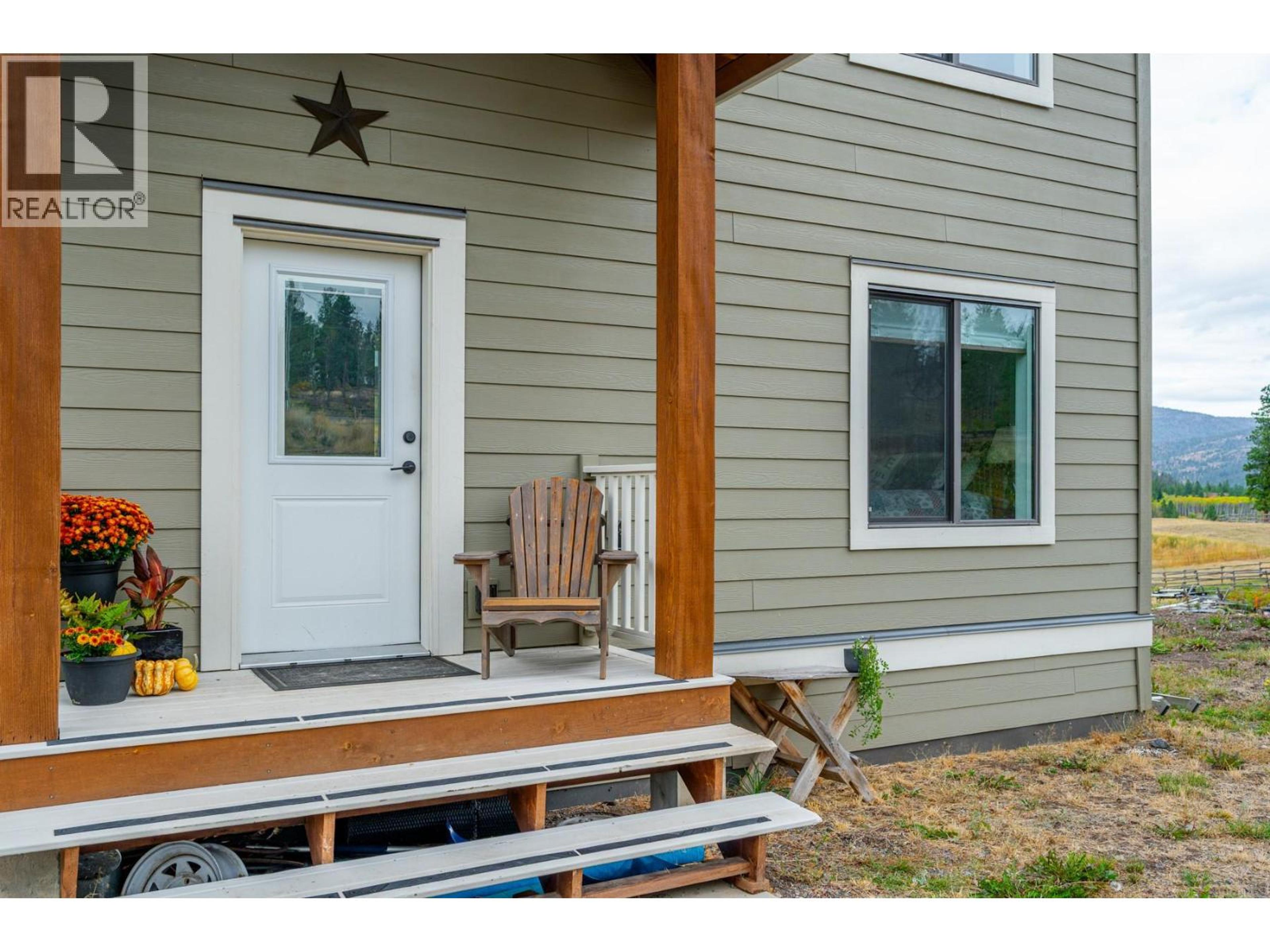 1508 COVERT Place, Merritt - Exteriors - Photo 1