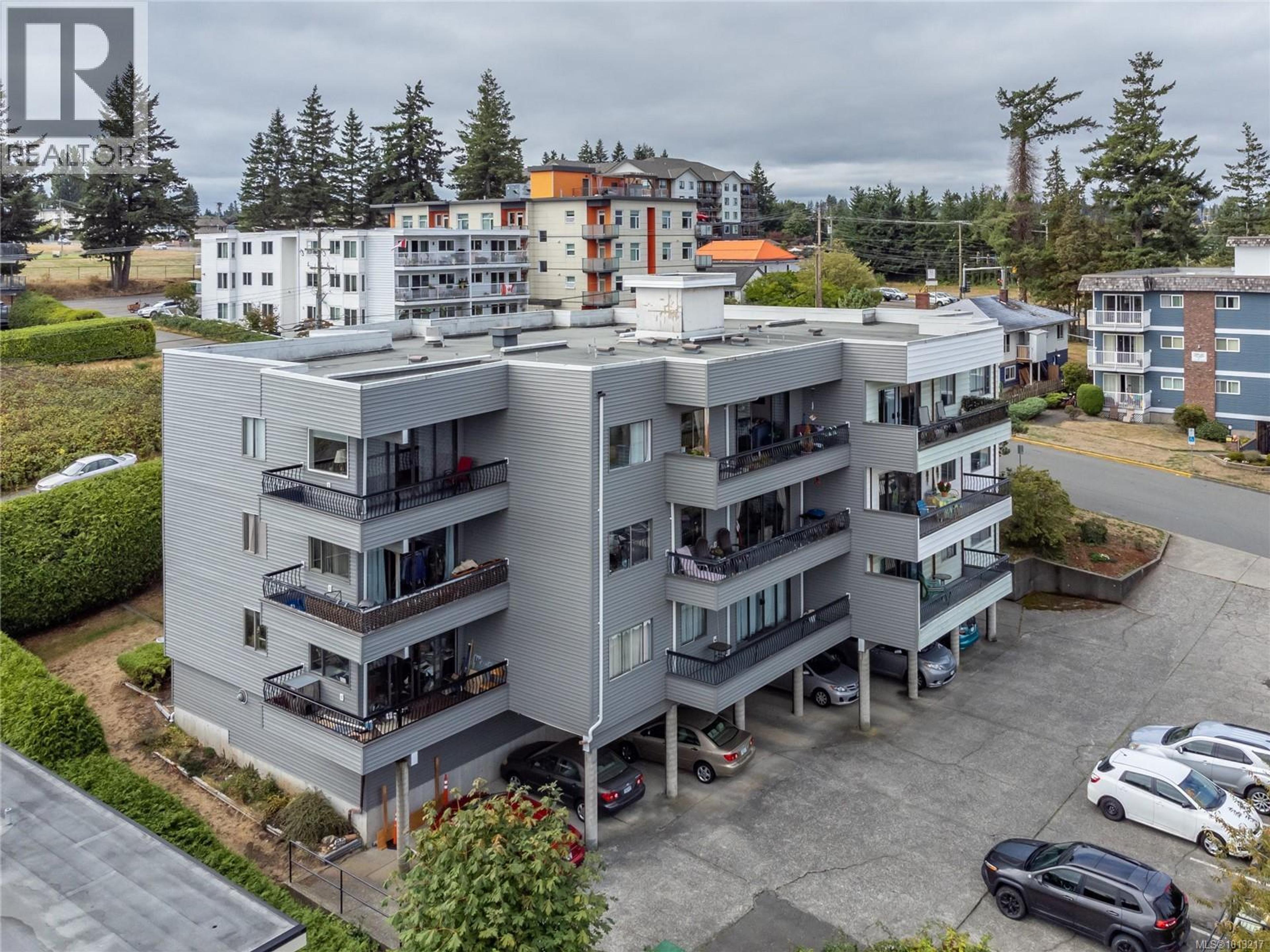 907 Cedar St, Campbell River - Exteriors - Drone/Aerial View - Photo 8