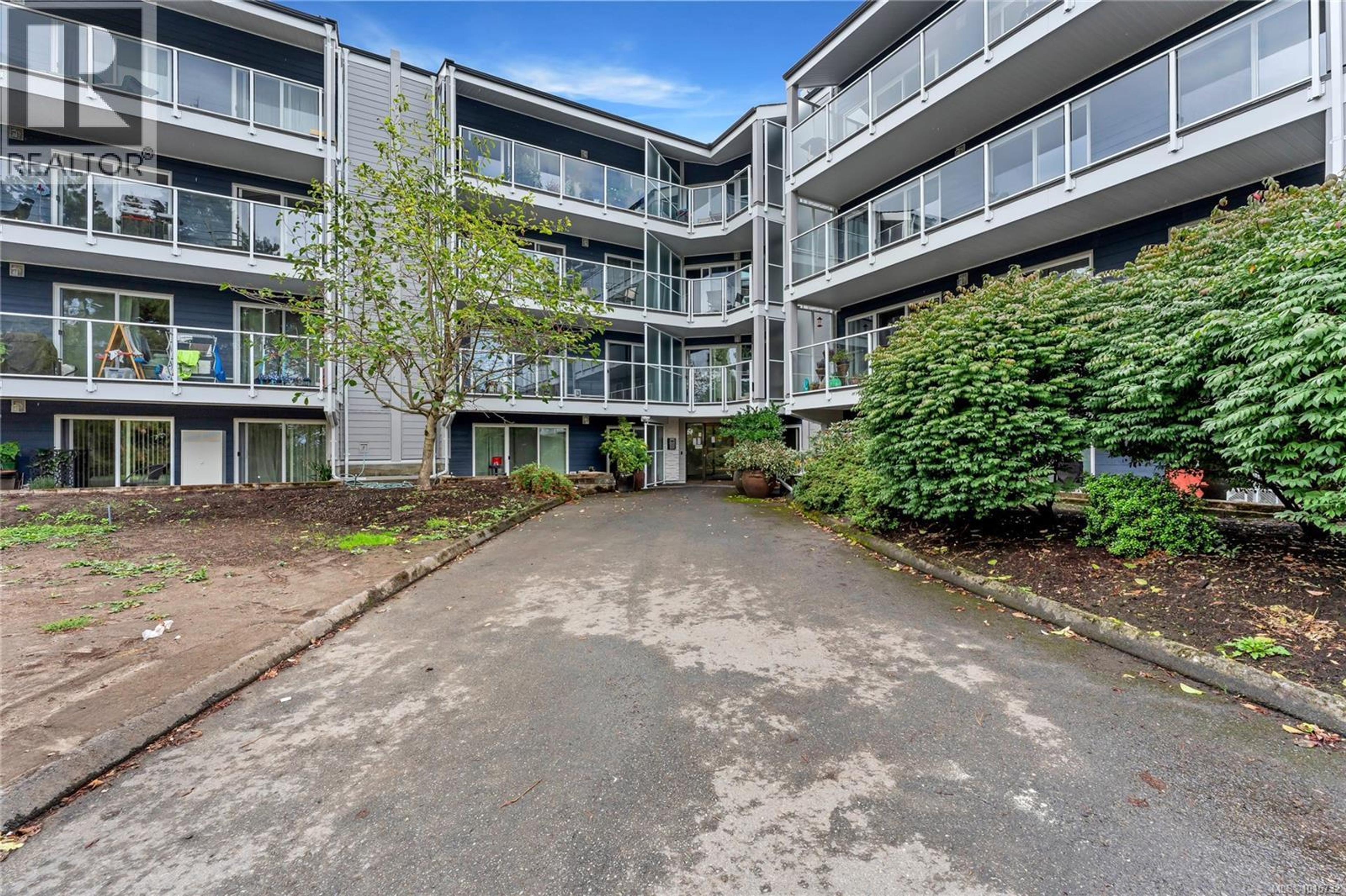 3277 Quadra St, Saanich - Exteriors - Full Complex View - Photo 1