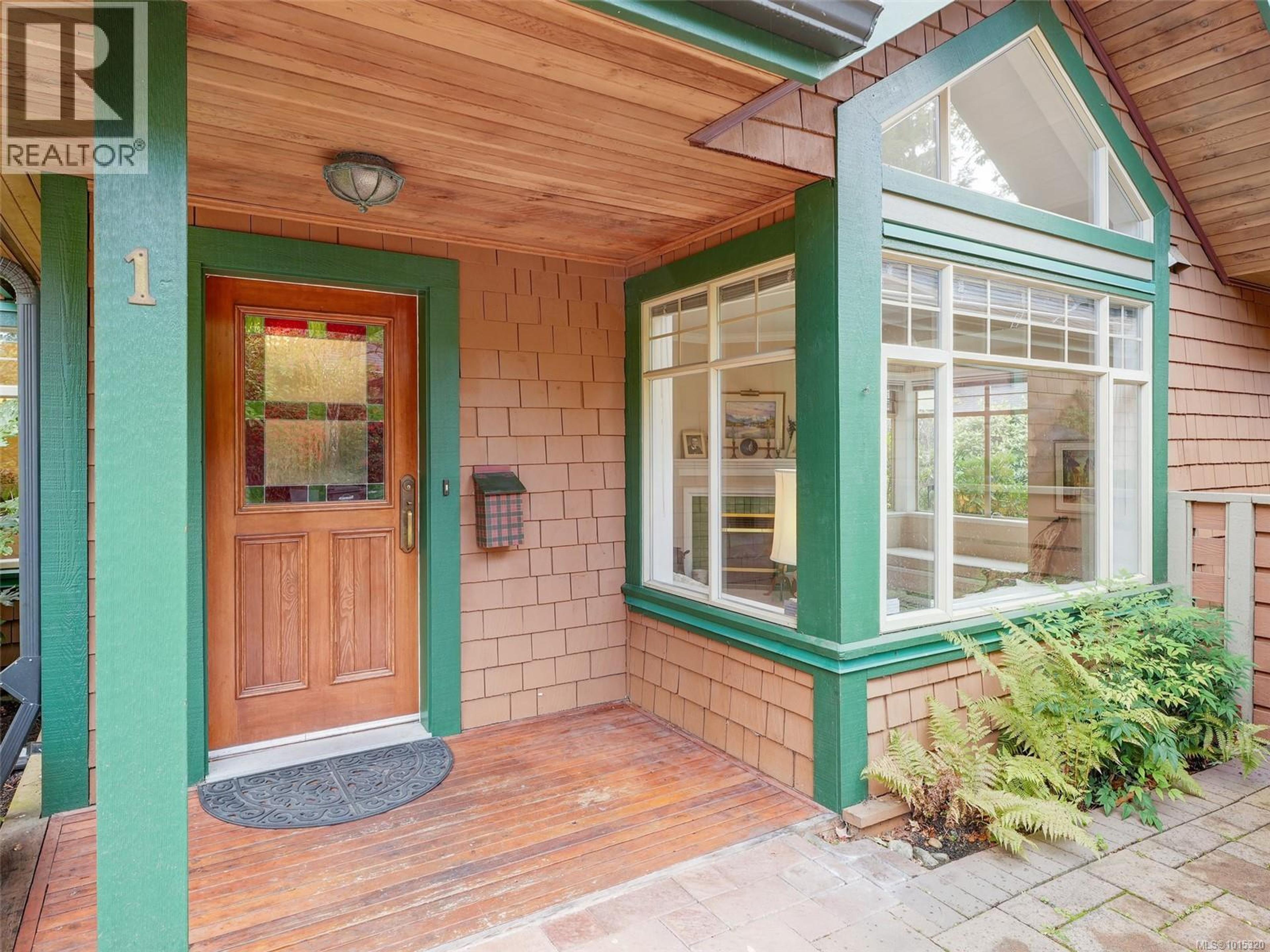 2573 Kilgary Pl, Saanich - Exteriors - Photo 5