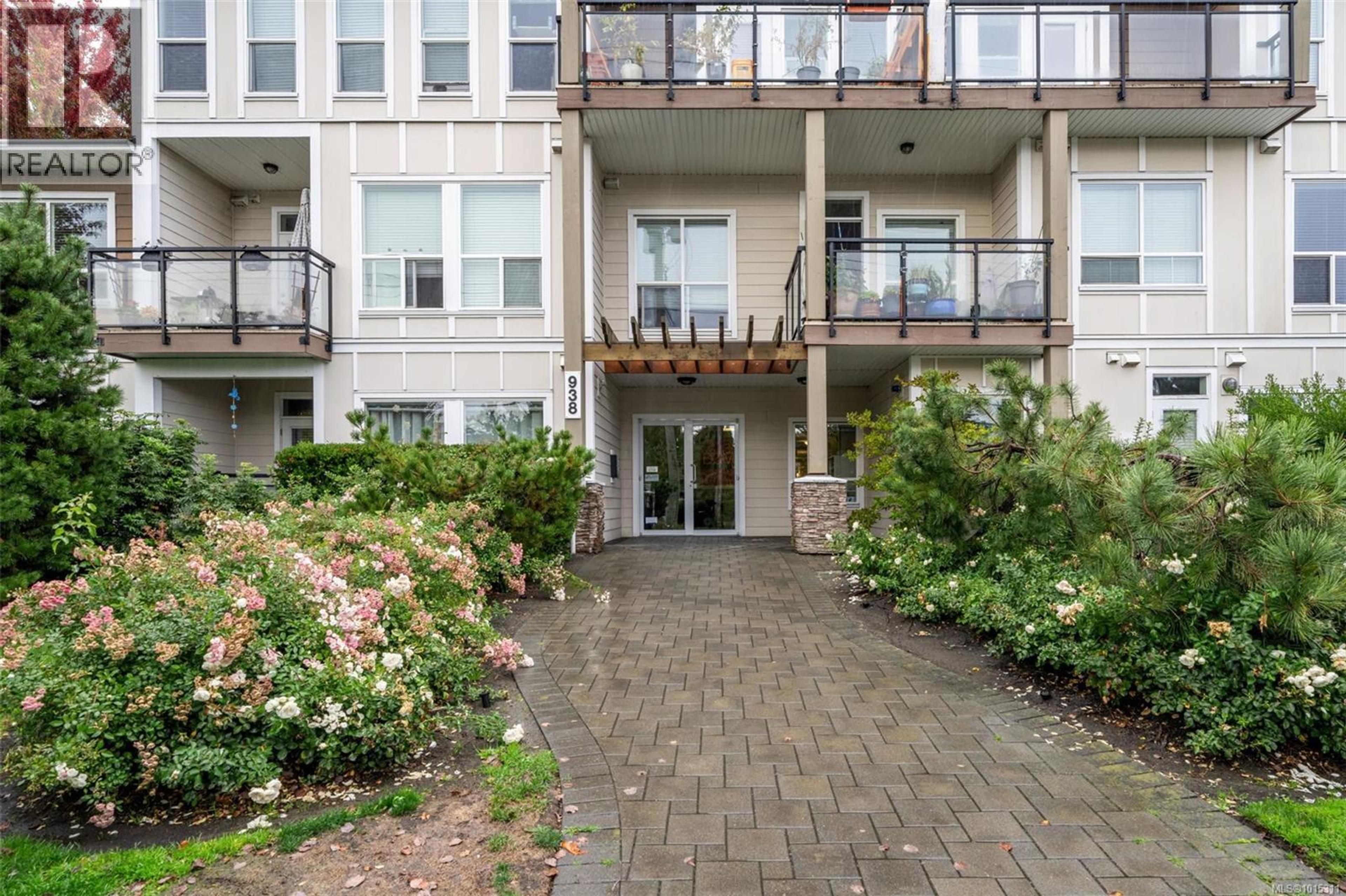 938 Dunford Ave, Langford - Exteriors - Photo 2