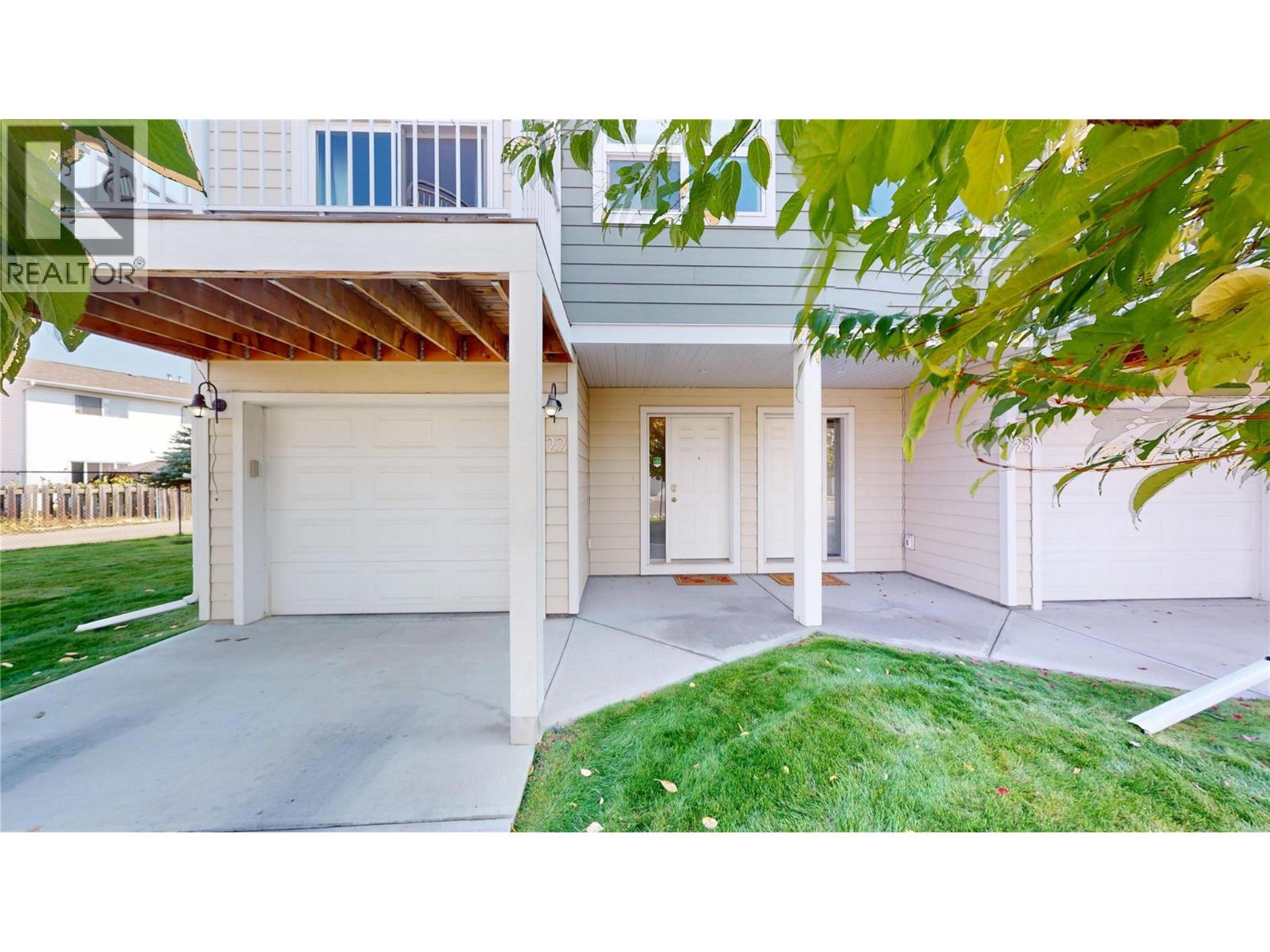 1840 Kelowna Crescent, Cranbrook - Exteriors - Photo 5