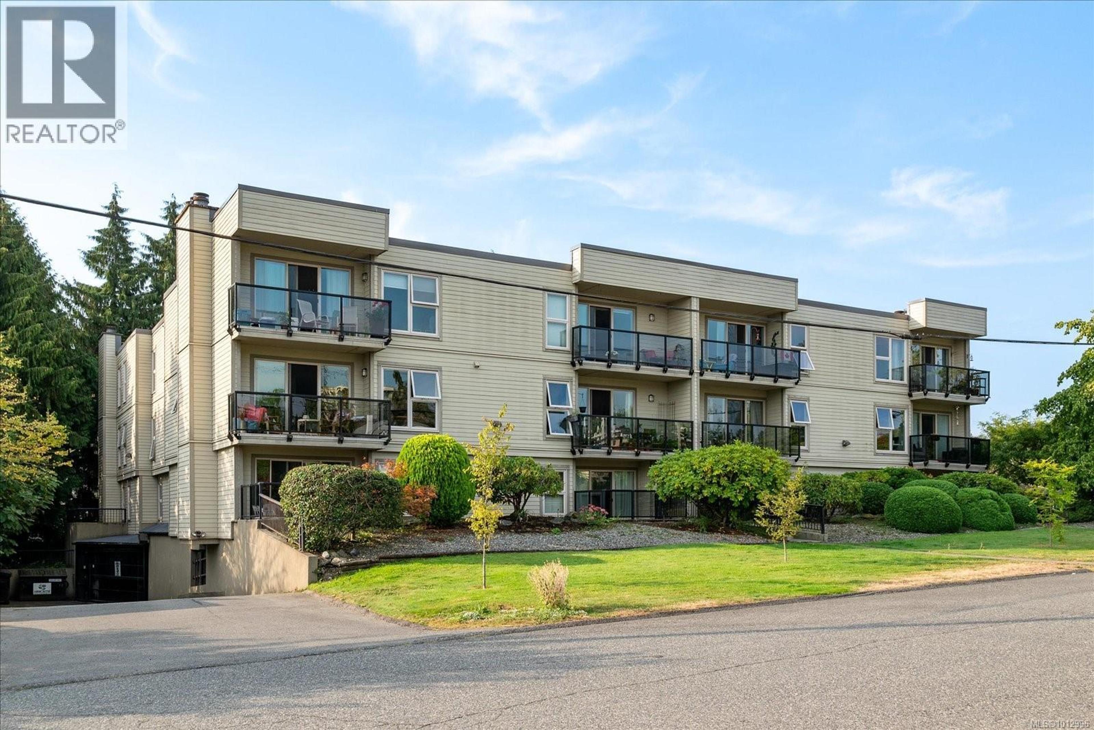 160 Vancouver Ave, Nanaimo - Exteriors - Full Complex View - Photo 5