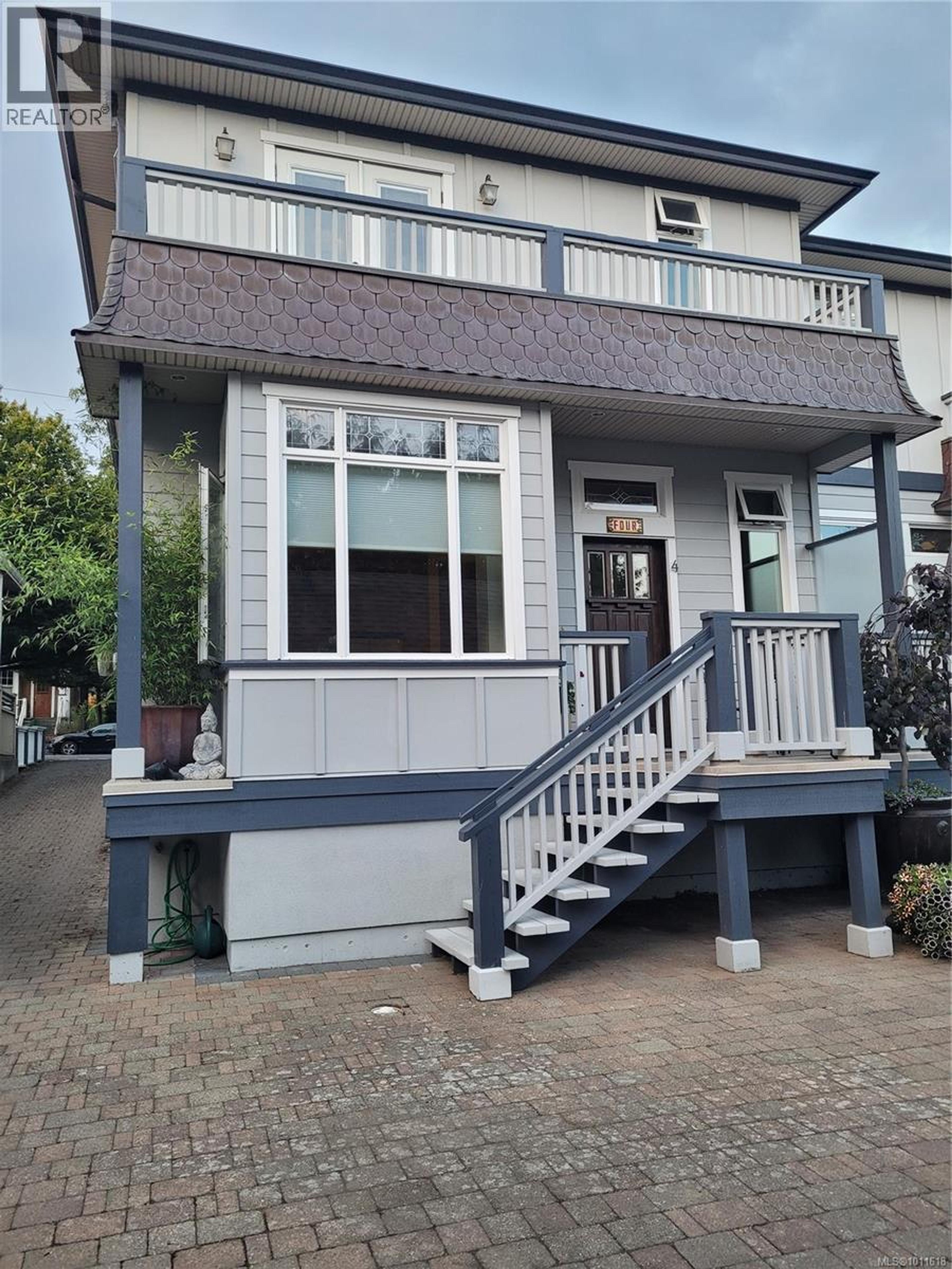 209 Superior St, Victoria - Exteriors - Photo 2