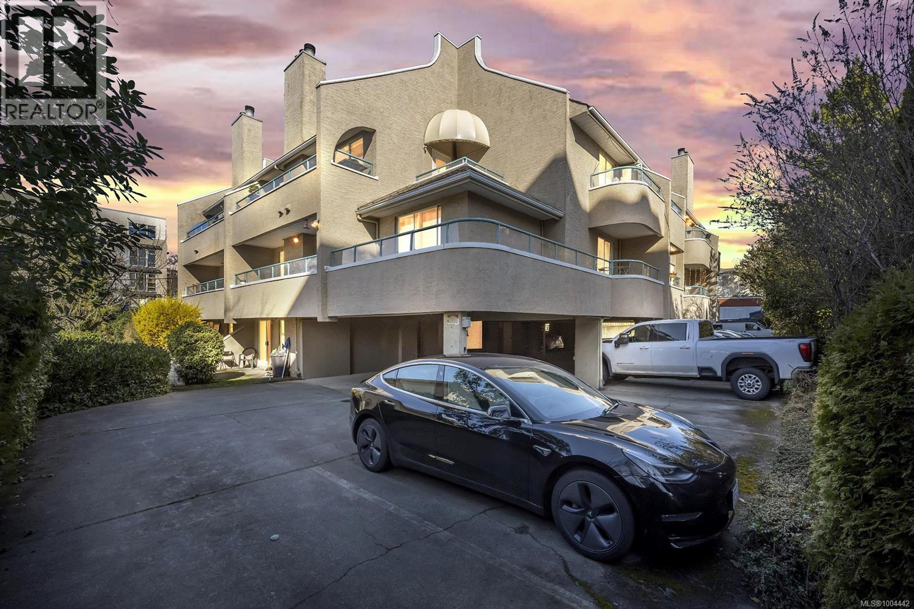 1223 Johnson St, Victoria - Exteriors - Photo 1