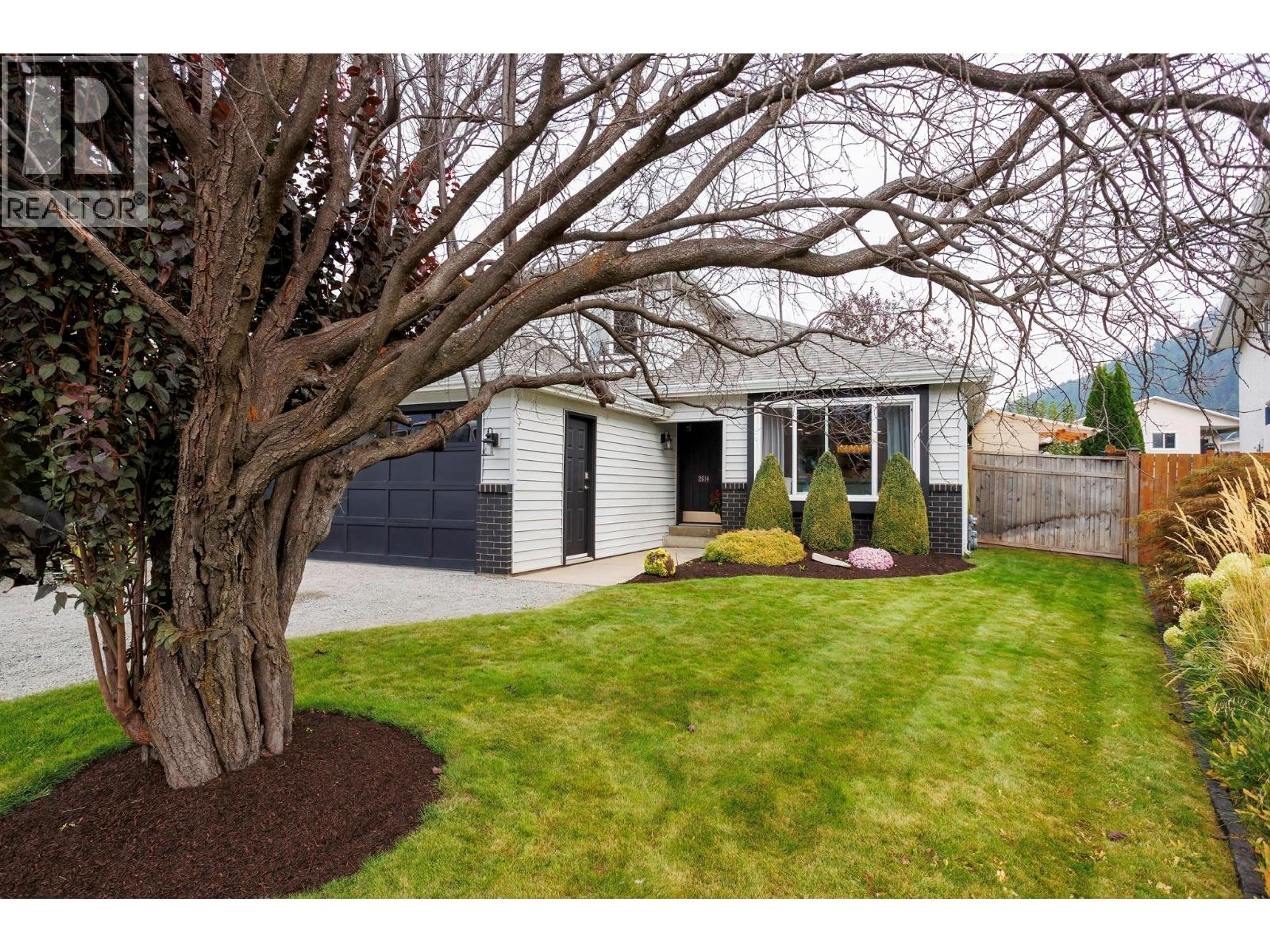 2614 Applegreen Court, West Kelowna - Exteriors - Photo 6