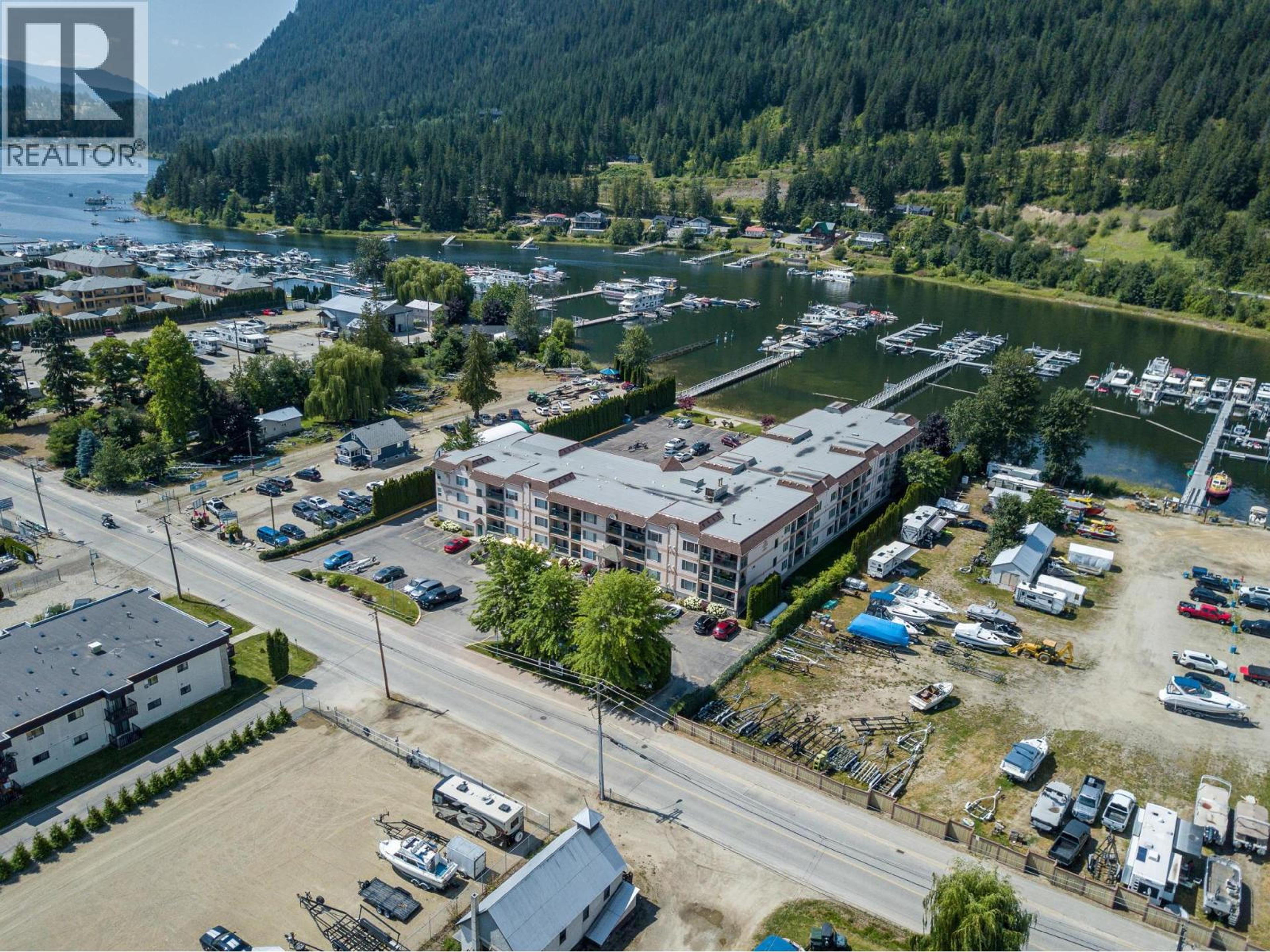 1002 Riverside Avenue, Sicamous - Exteriors - Full Complex View, Drone/Aerial View - Photo 3
