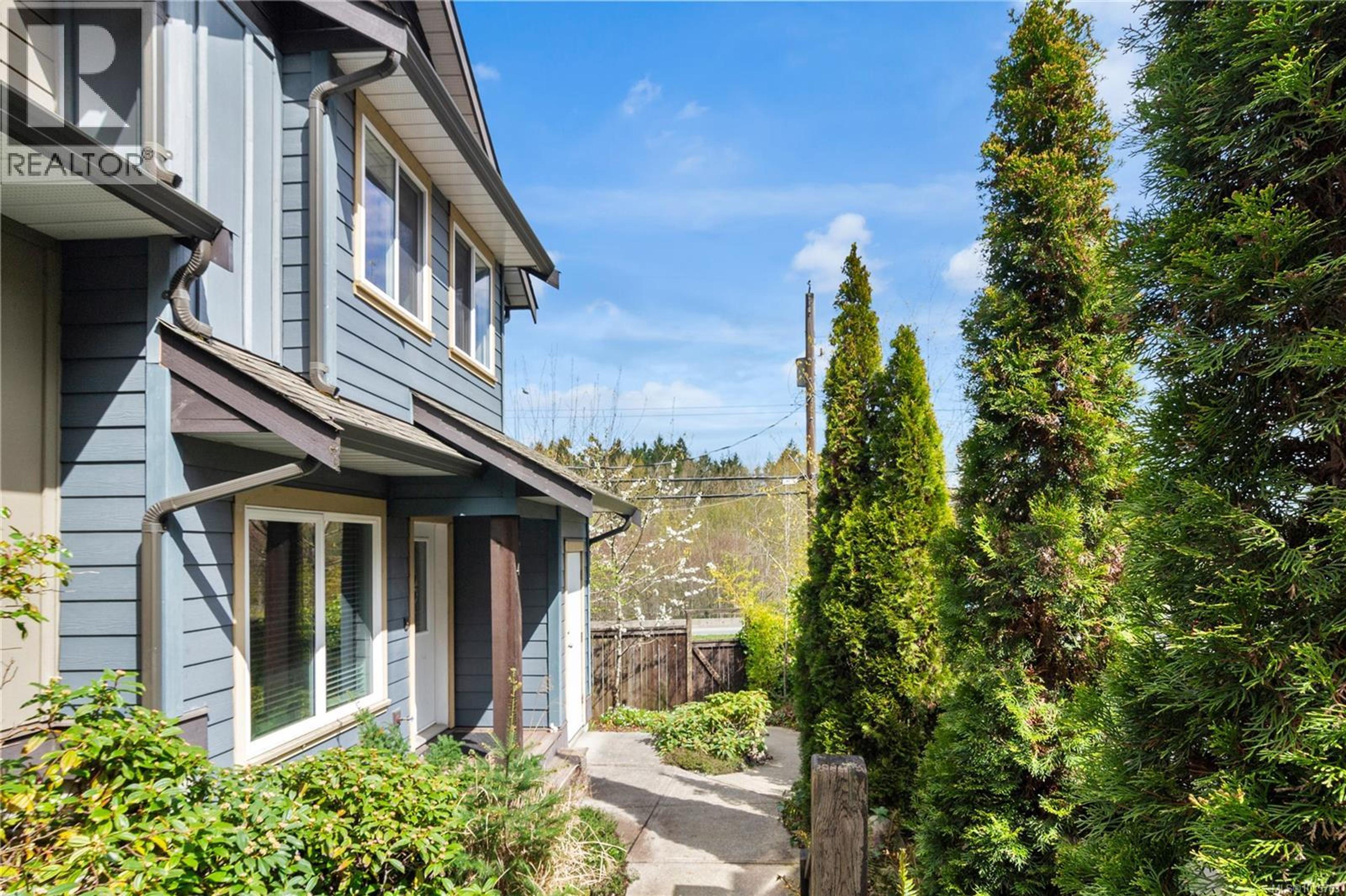 1141 2nd Ave, Ladysmith - Exteriors - Photo 1