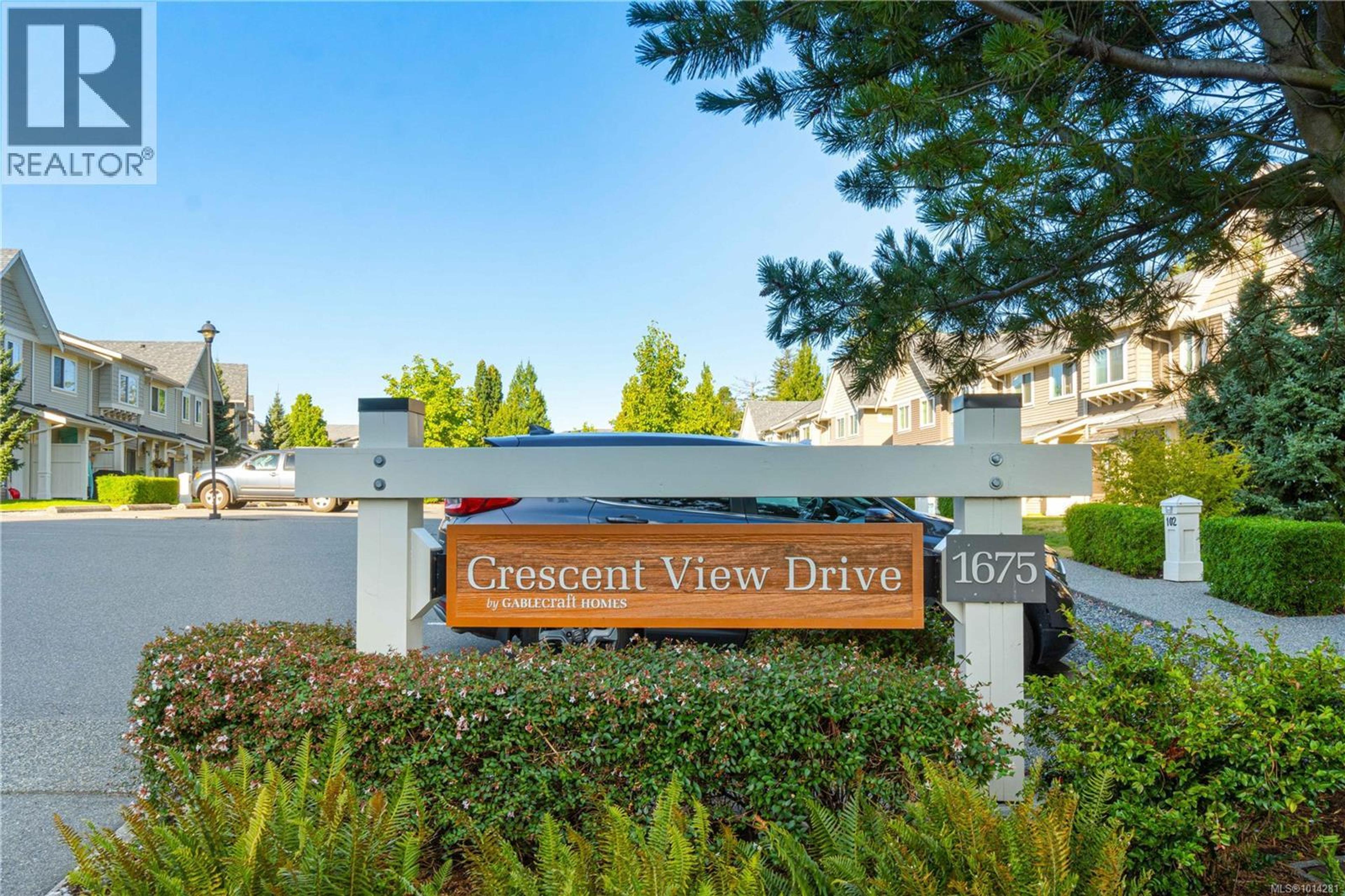 1675 Crescent View Dr, Nanaimo - Exteriors - Full Complex View - Photo 7