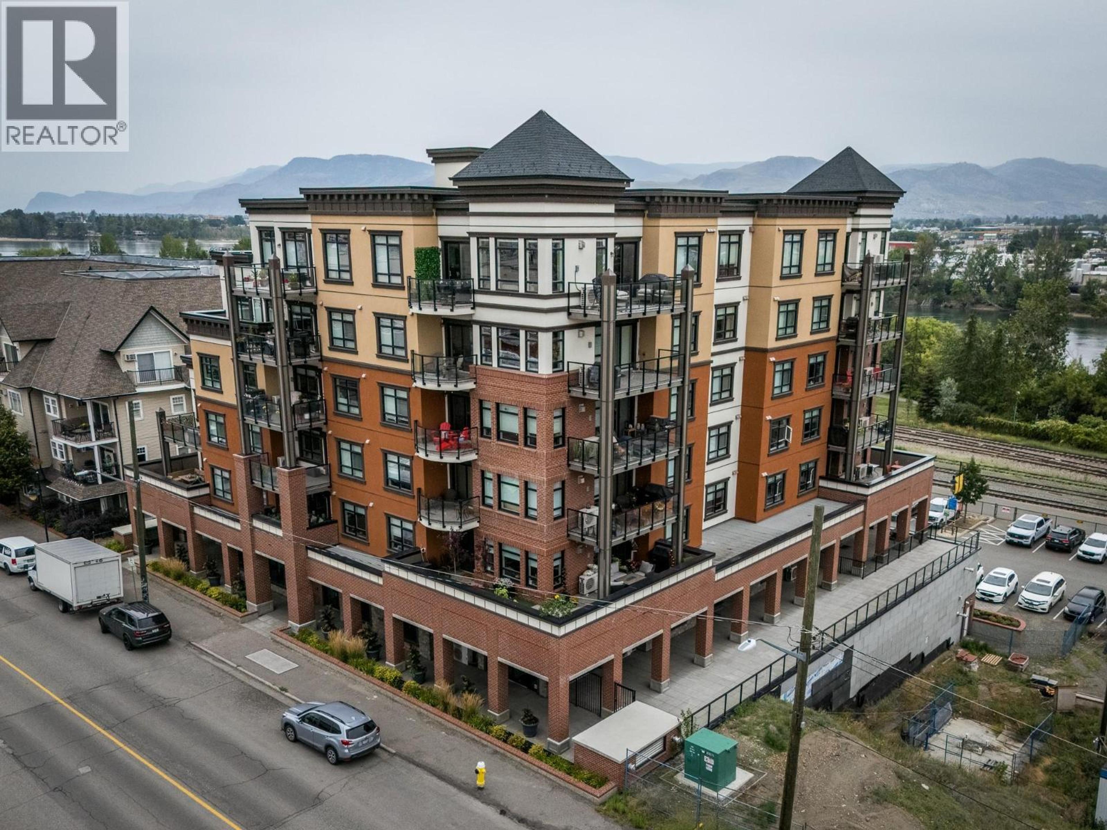 568 Lorne Street, Kamloops - Exteriors - Full Complex View, Drone/Aerial View - Photo 3