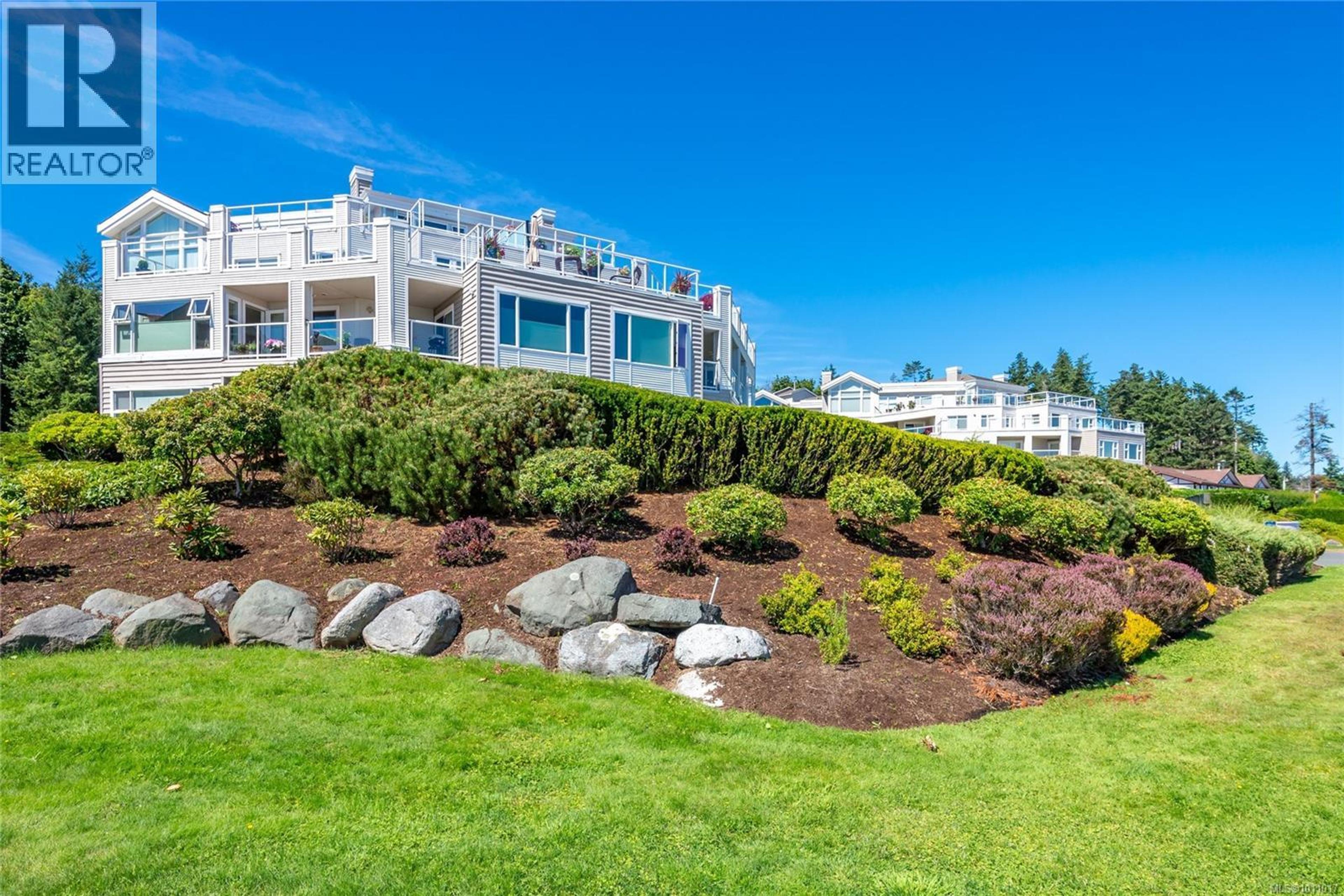 350 South Island Hwy, Campbell River - Exteriors - Full Complex View - Photo 4