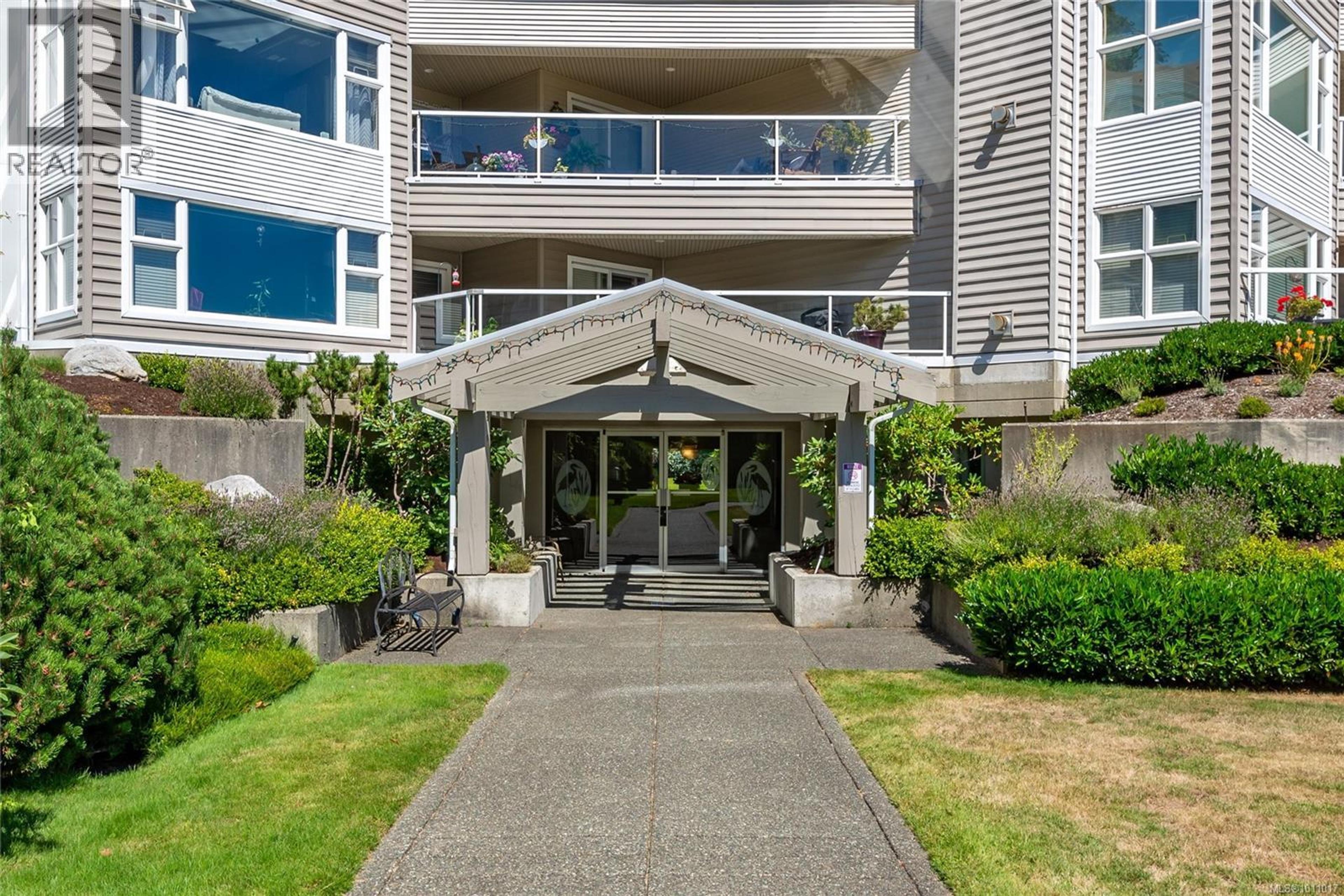 350 South Island Hwy, Campbell River - Exteriors - Photo 5