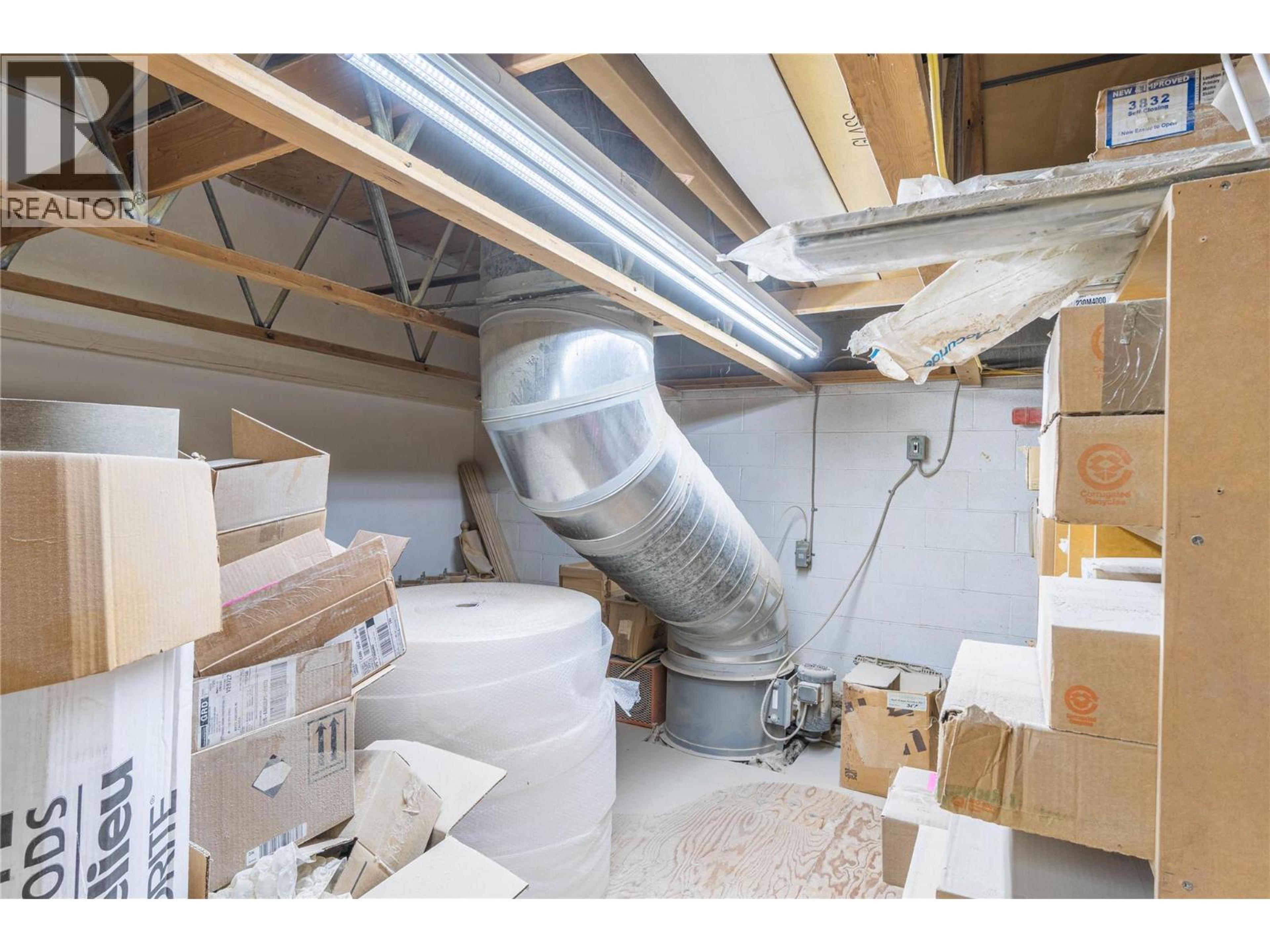 1139 12th Street, Kamloops - Common Areas - Common storage - Photo 2