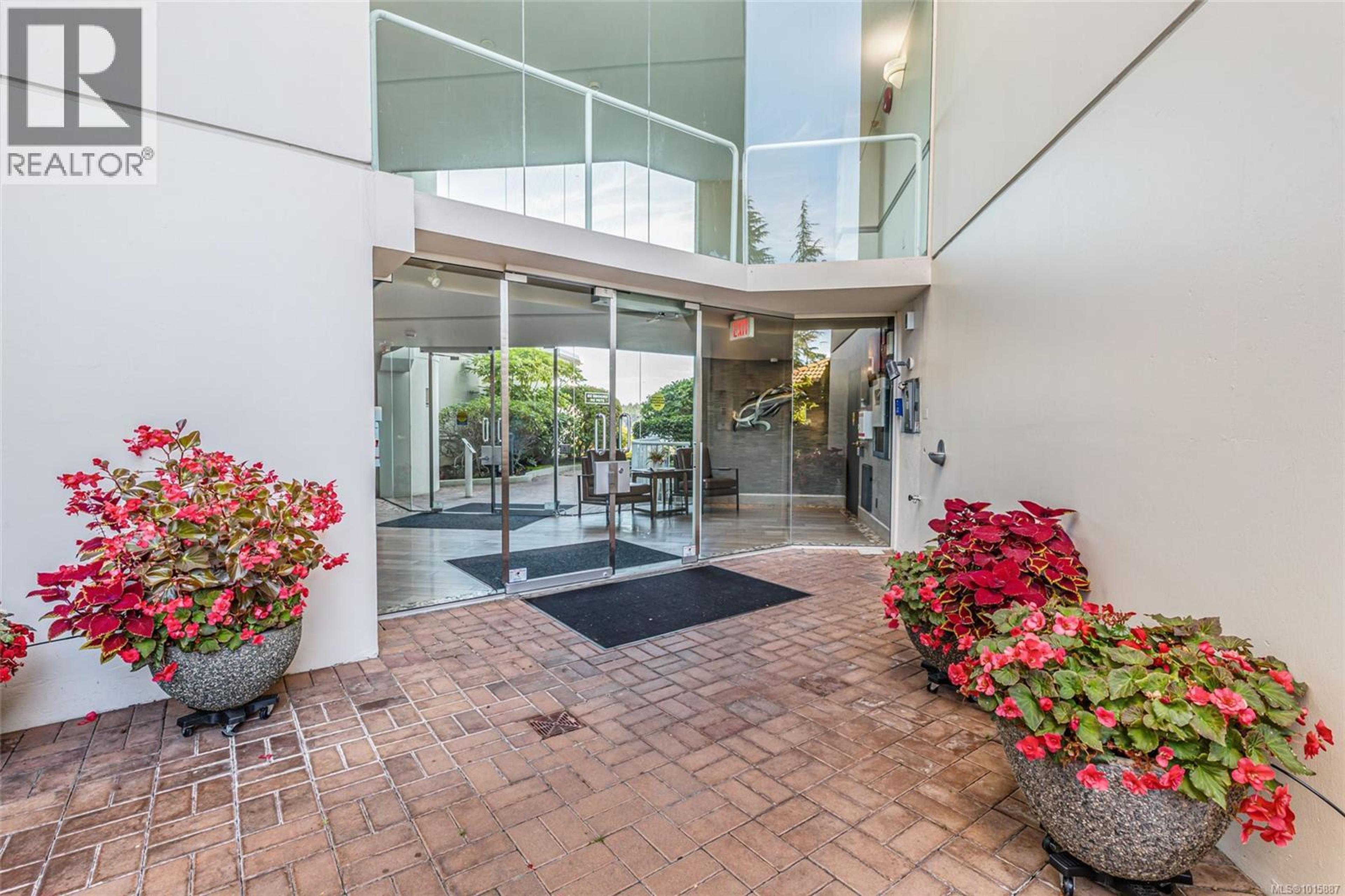 150 Promenade Dr, Nanaimo - Exteriors - Photo 2