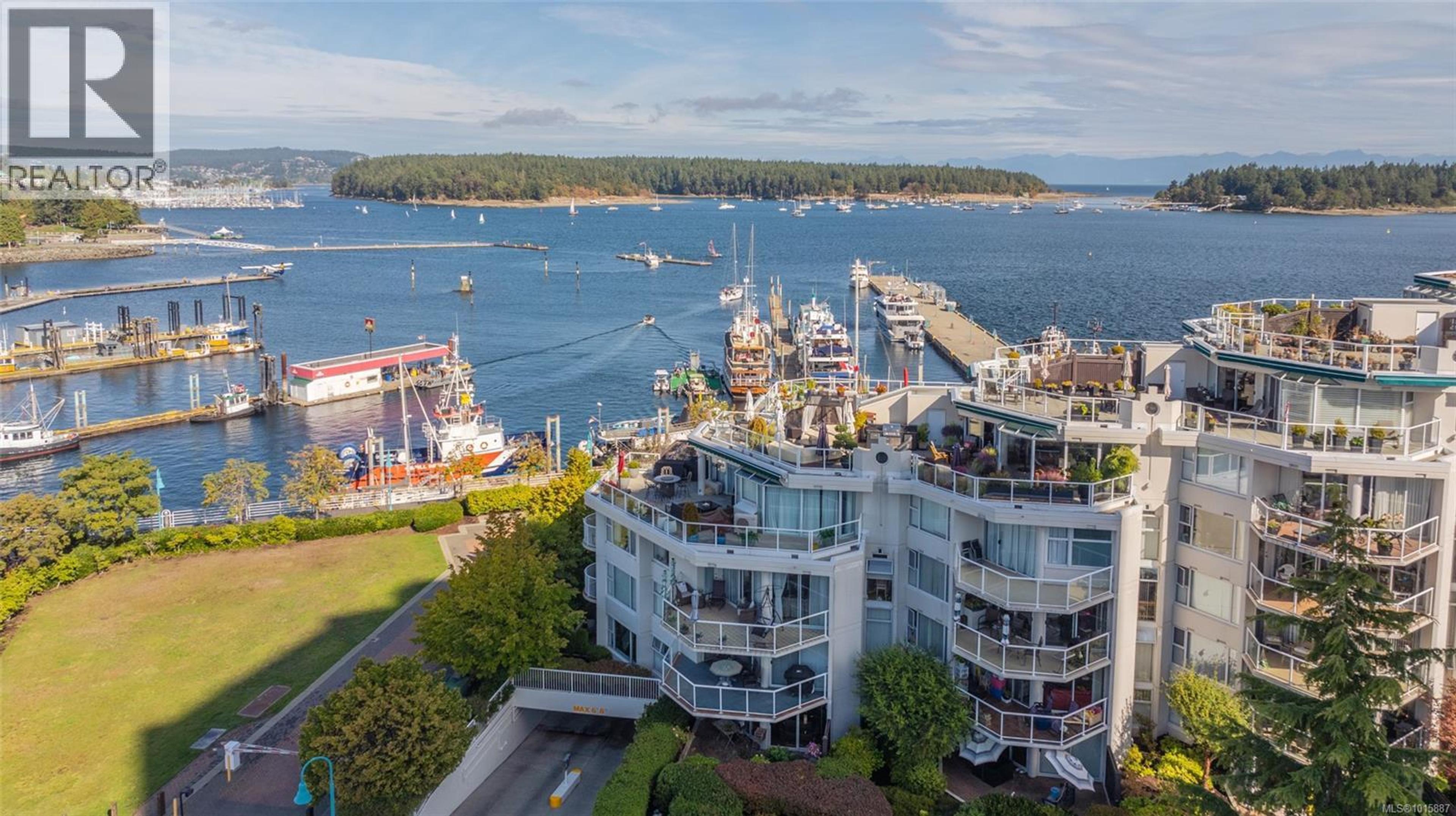 150 Promenade Dr, Nanaimo - Exteriors - Full Complex View, Drone/Aerial View - Photo 7