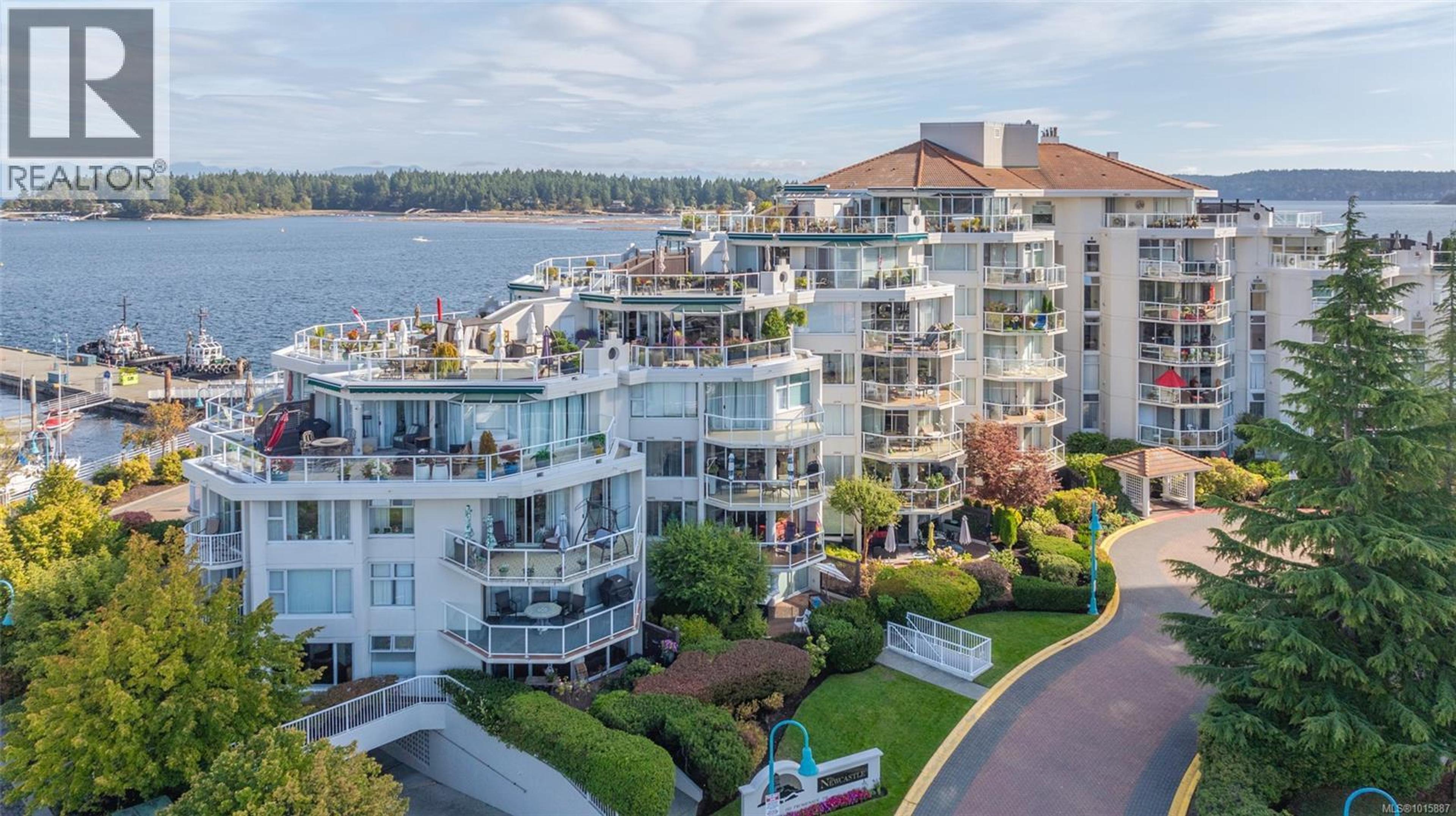 150 Promenade Dr, Nanaimo - Exteriors - Full Complex View, Drone/Aerial View - Photo 8