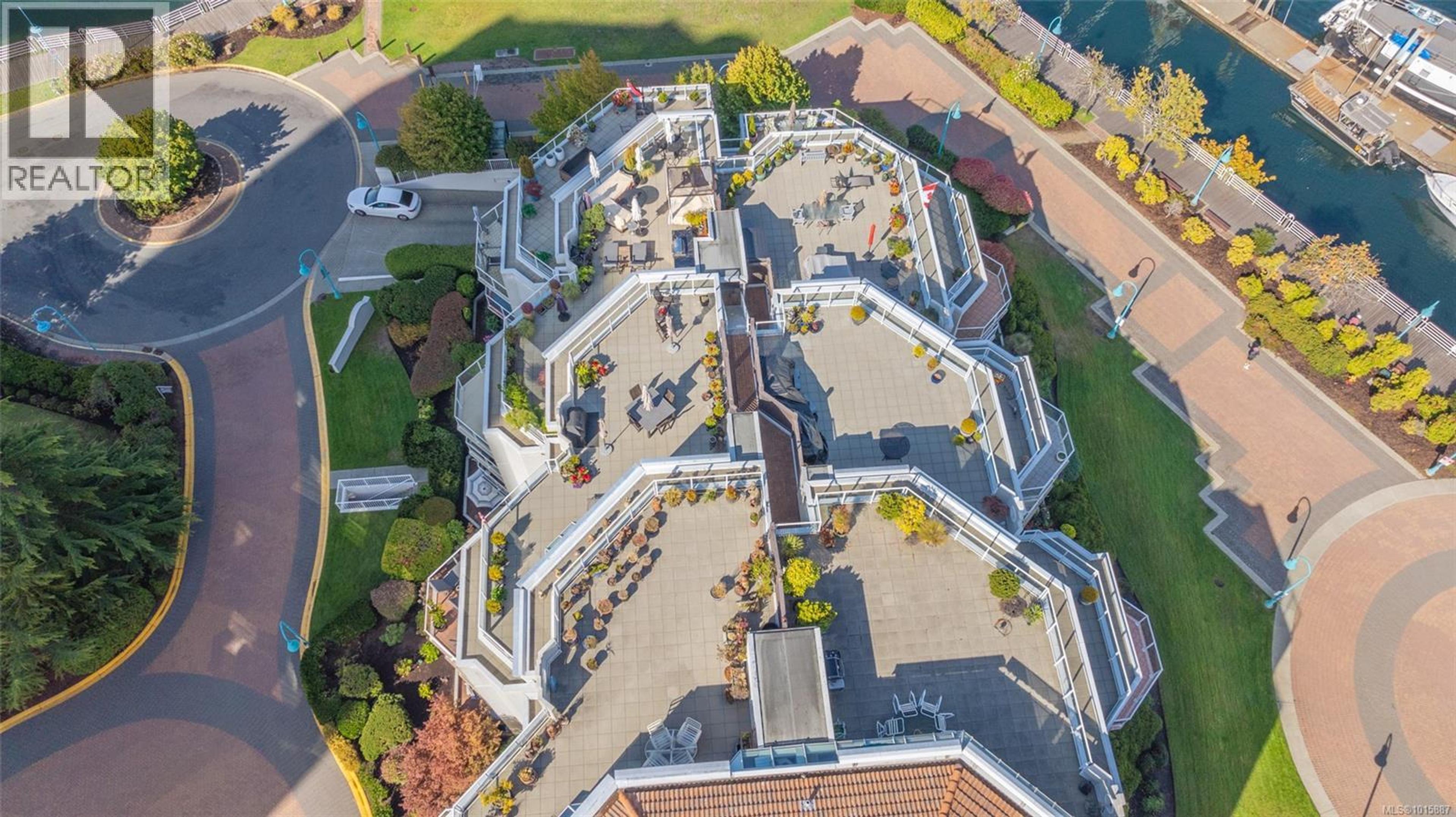 150 Promenade Dr, Nanaimo - Exteriors - Drone/Aerial View, Full Complex View - Photo 12