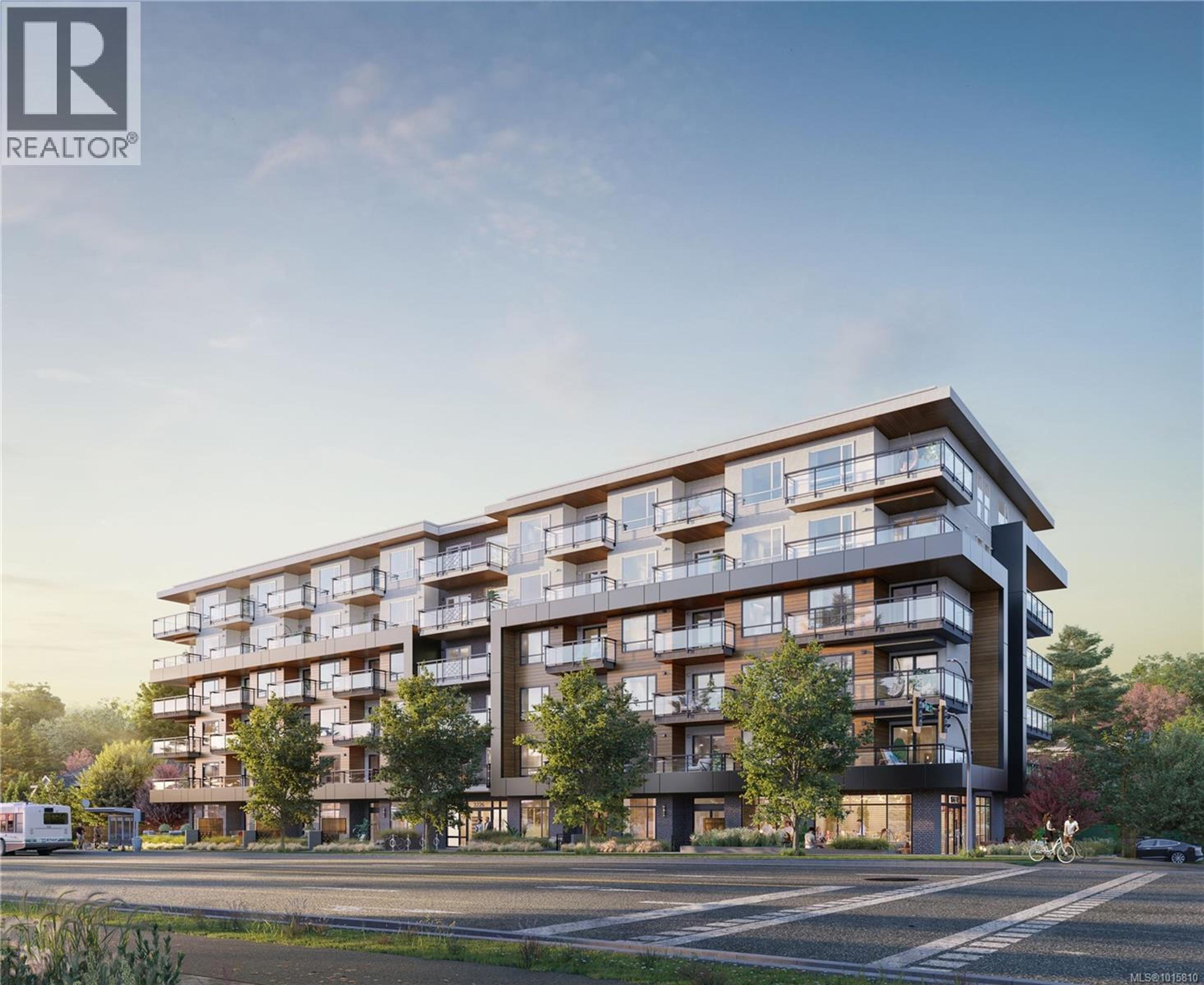 3226 Shelbourne St, Saanich - Exteriors - Photo 2