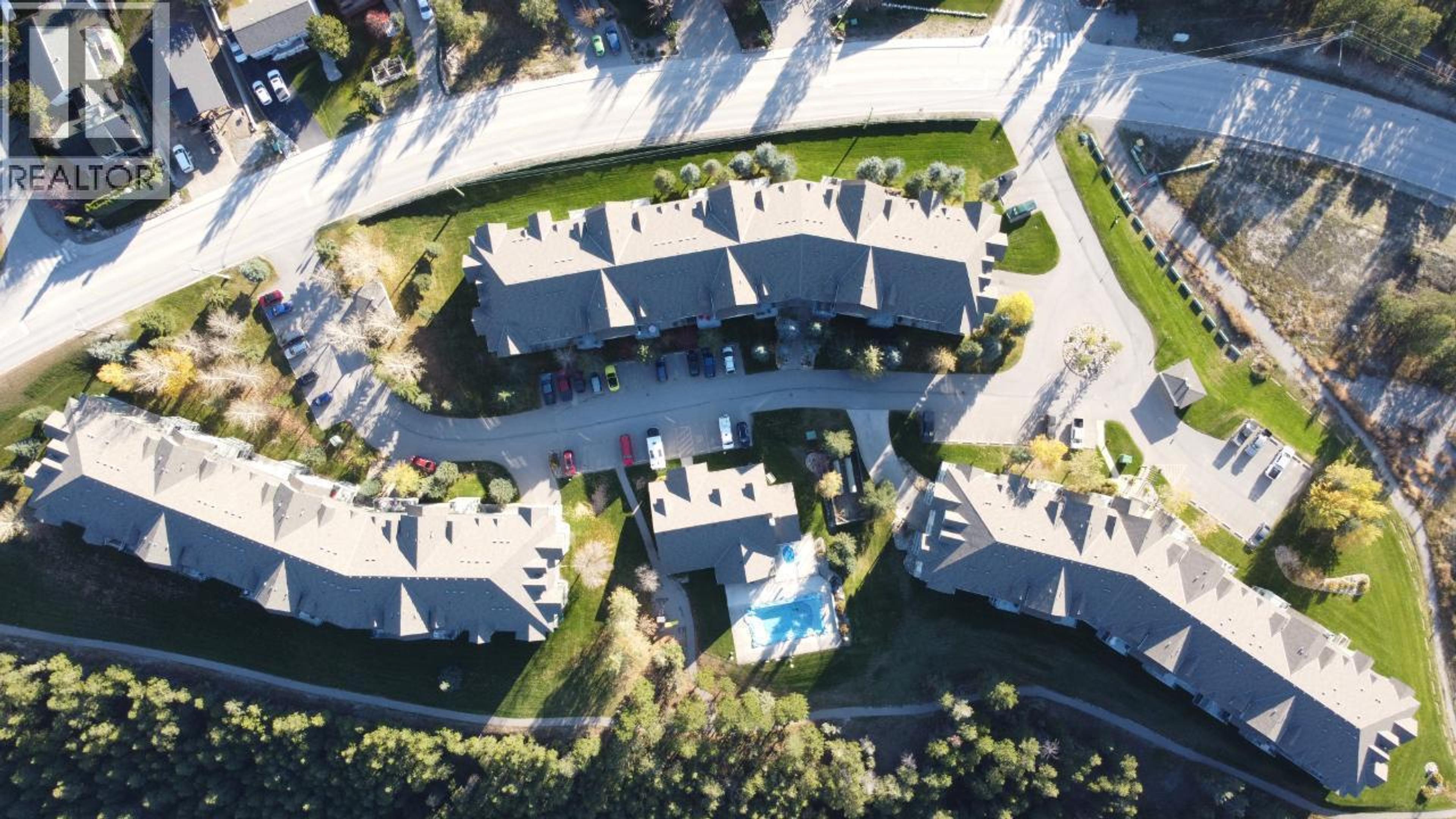 4769 Forsters Landing, Radium Hot Springs - Exteriors - Full Complex View, Drone/Aerial View - Photo 2