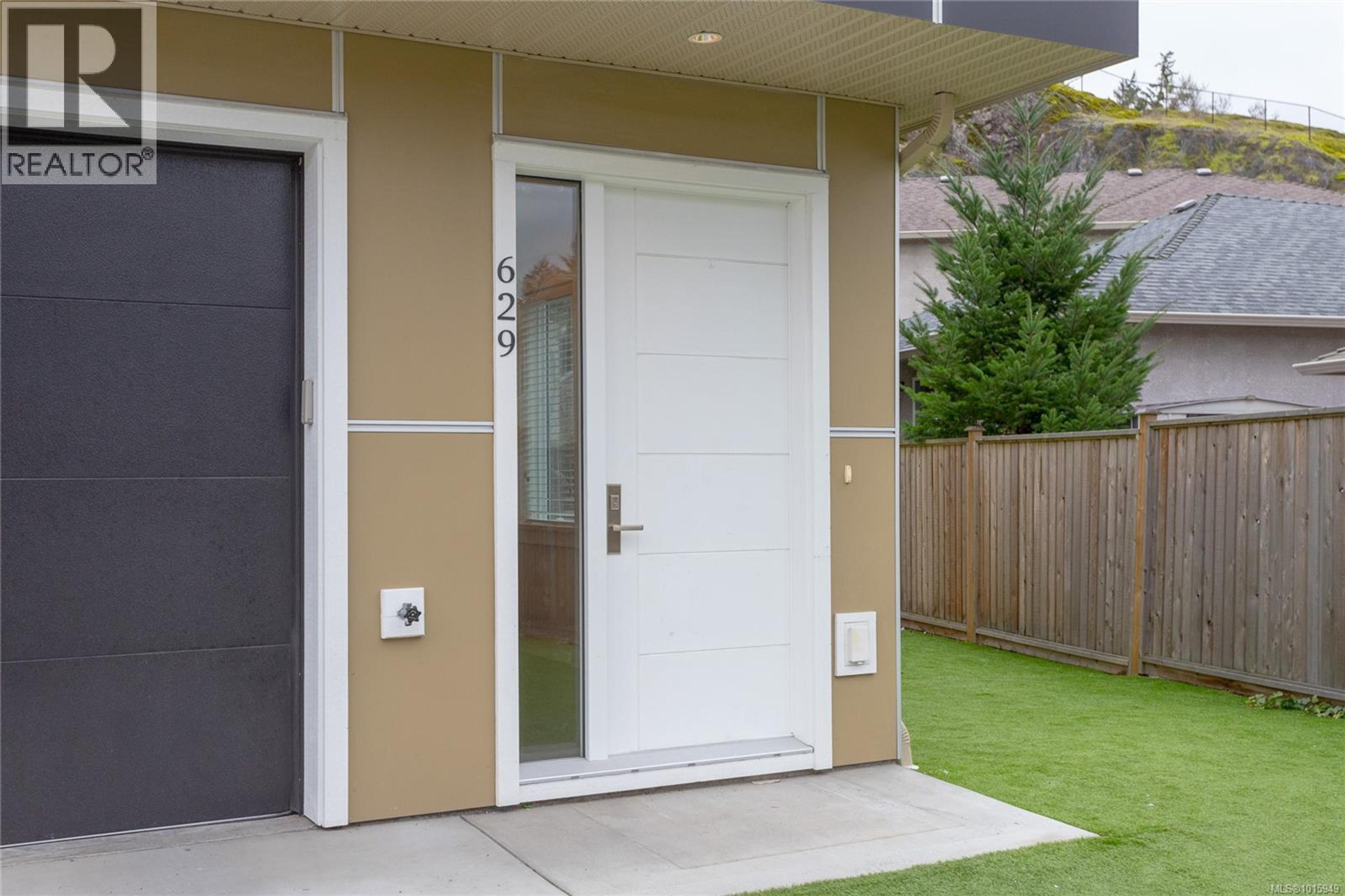 629 Selwyn Close, Langford - Exteriors - Photo 4