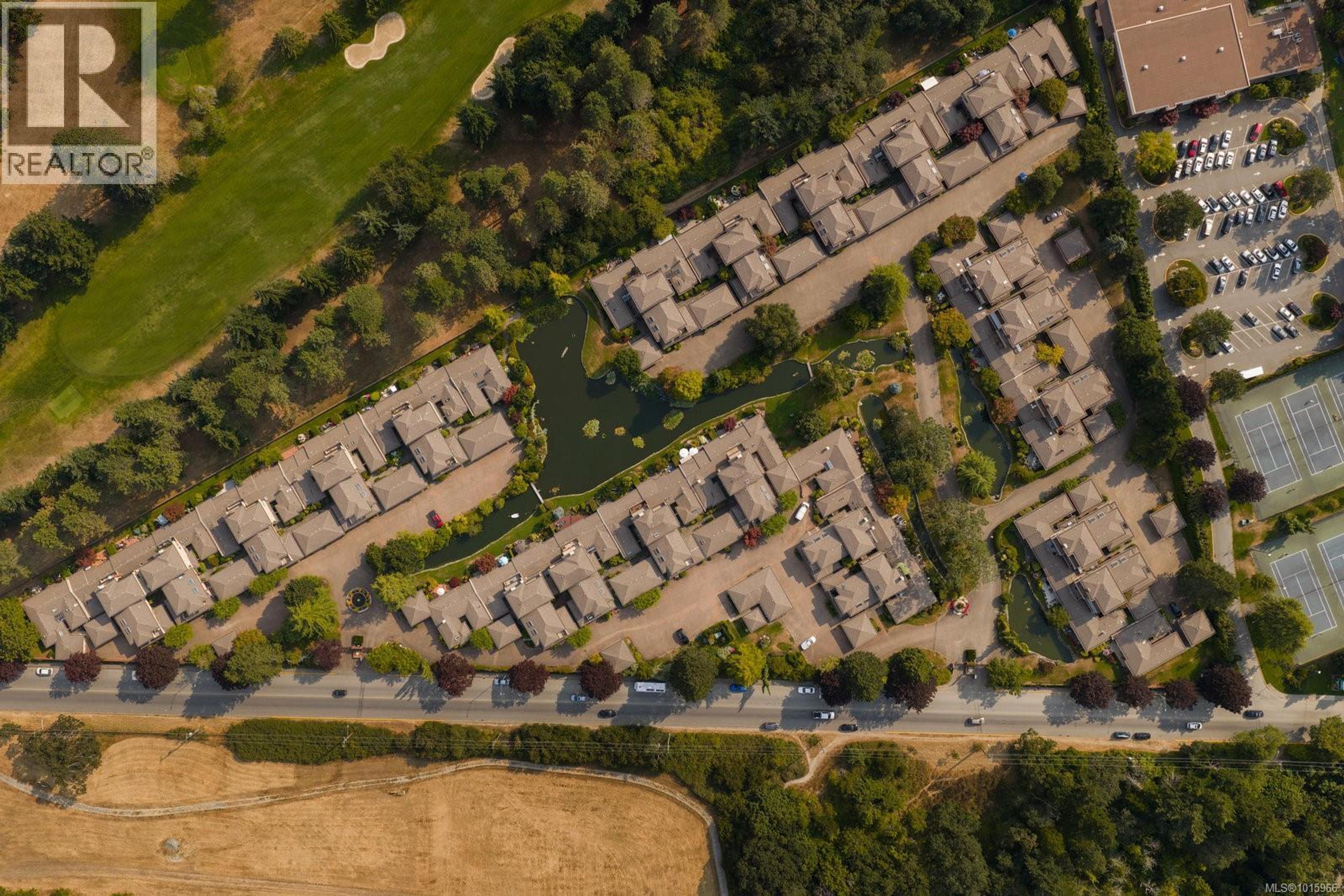 2345 Cedar Hill Cross Rd, Oak Bay - Exteriors - Full Complex View, Drone/Aerial View - Photo 4