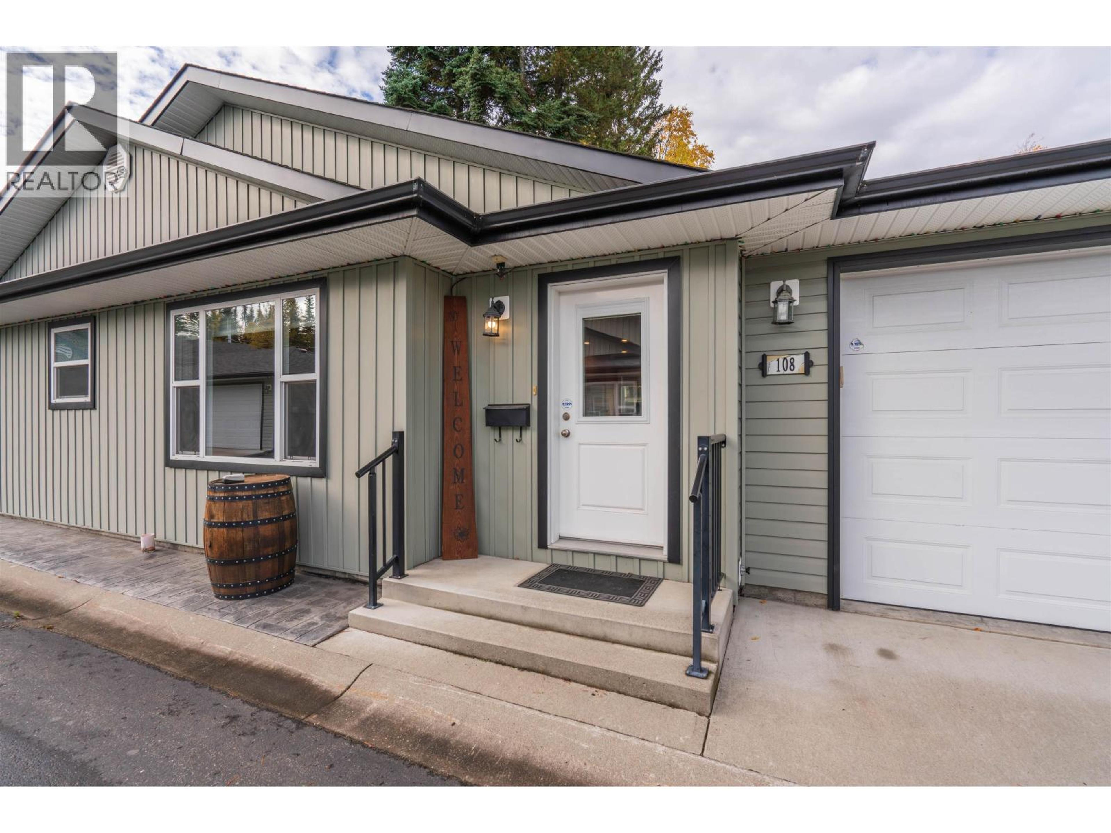 4397 W AUSTIN ROAD, Prince George - Exteriors - Photo 2