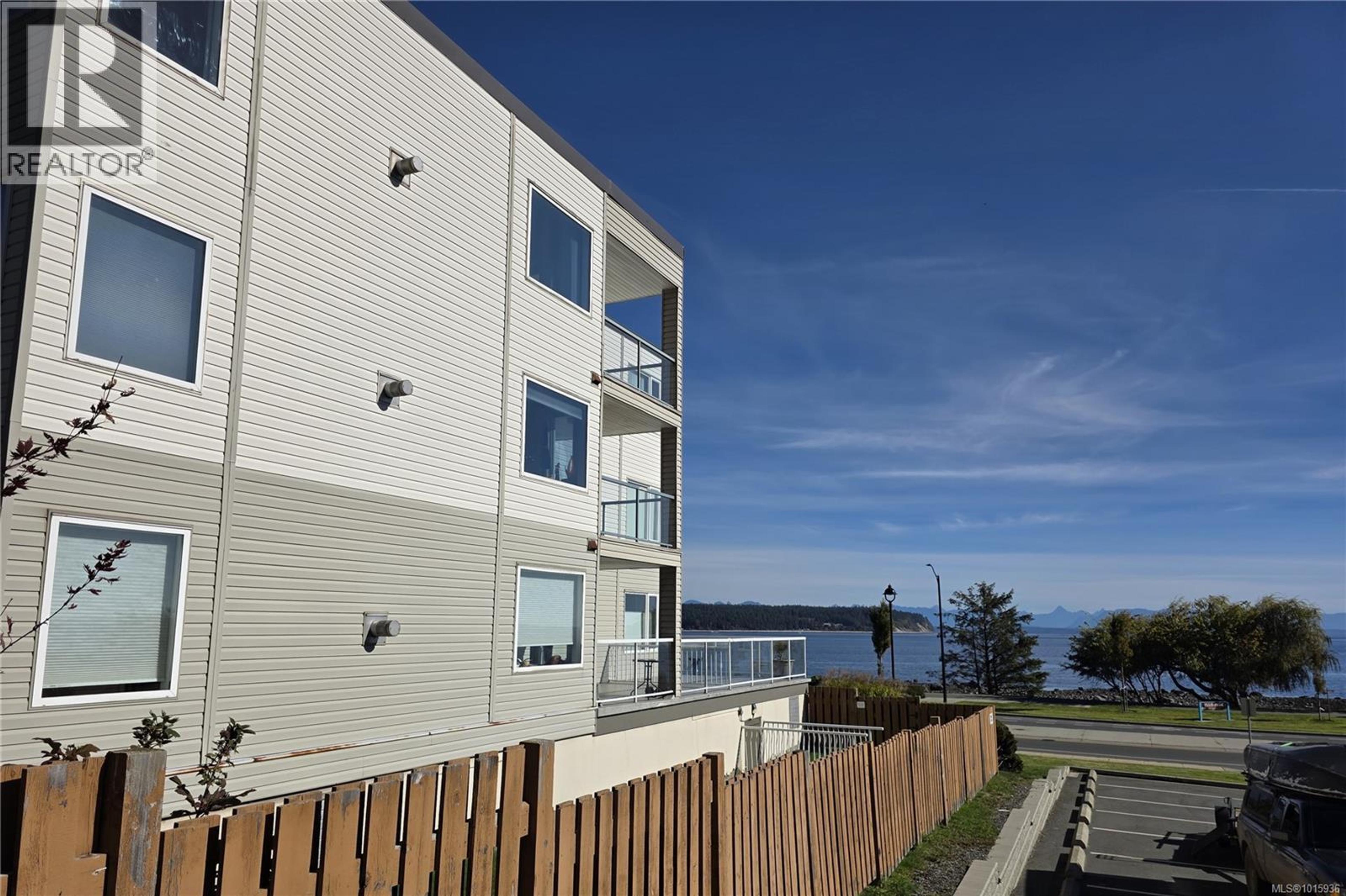 1350 Island Hwy S, Campbell River - Exteriors - Photo 2
