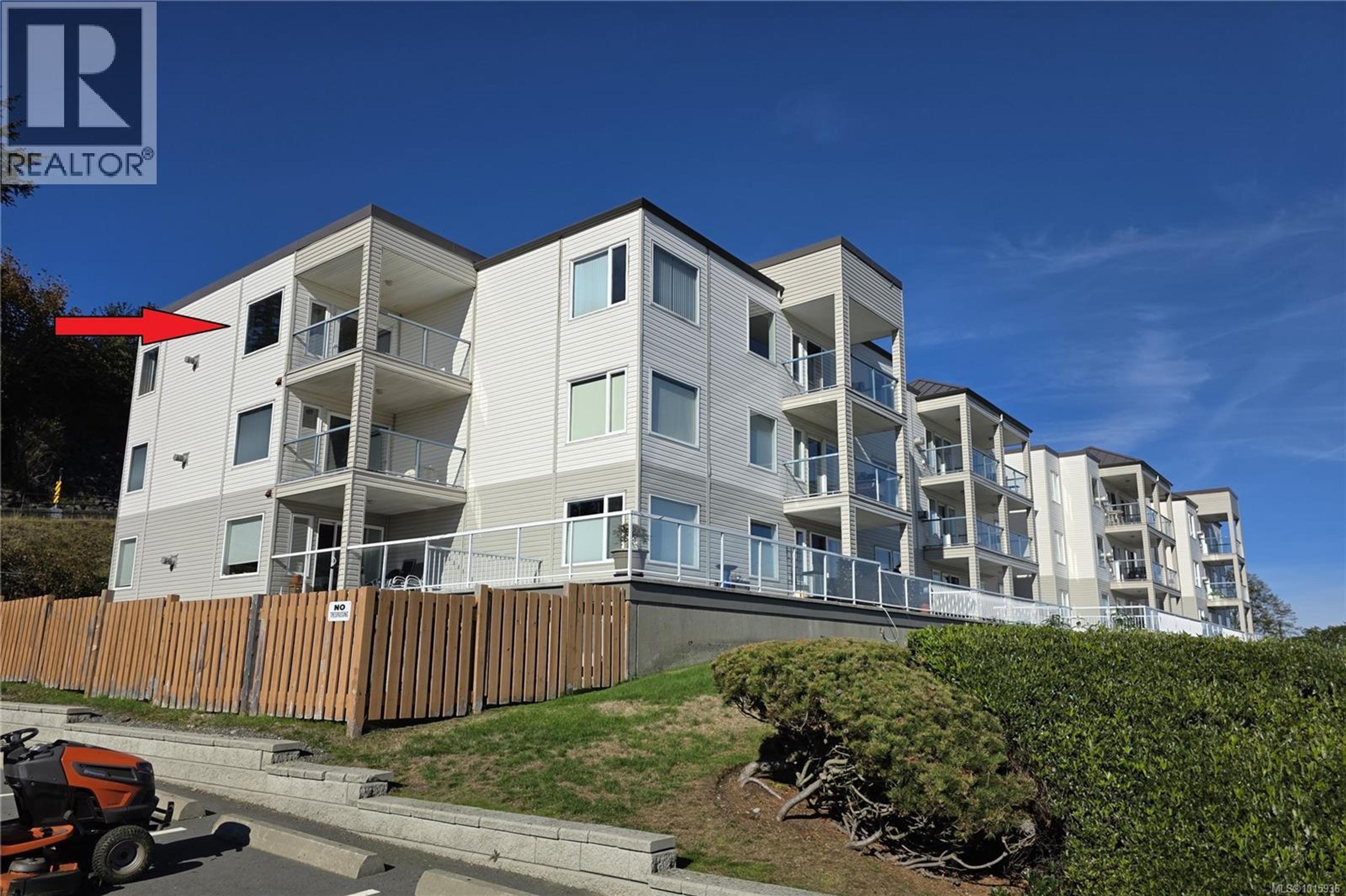 1350 Island Hwy S, Campbell River - Exteriors - Photo 3