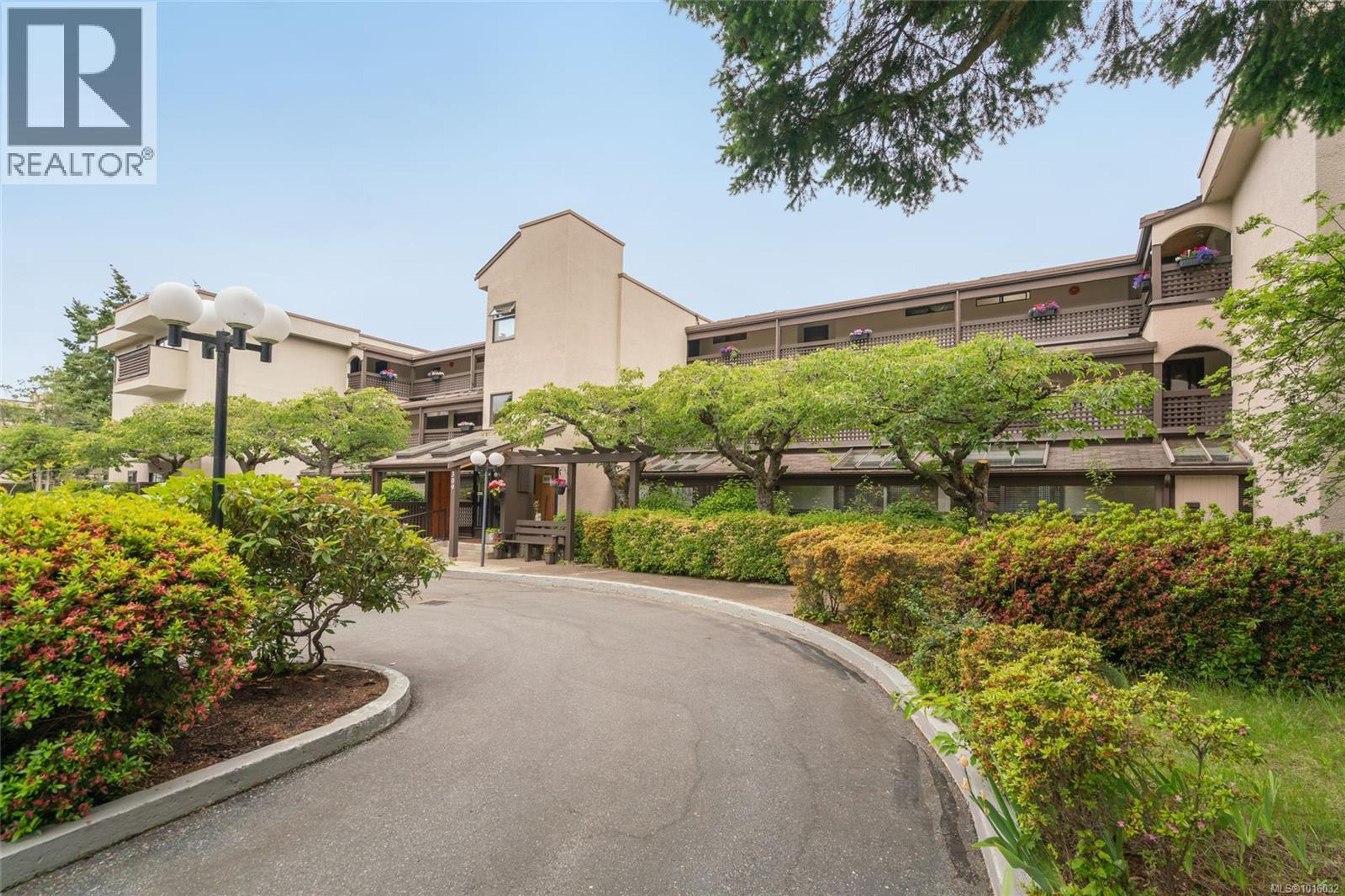 309 MORISON Ave, Parksville - Exteriors - Full Complex View - Photo 1