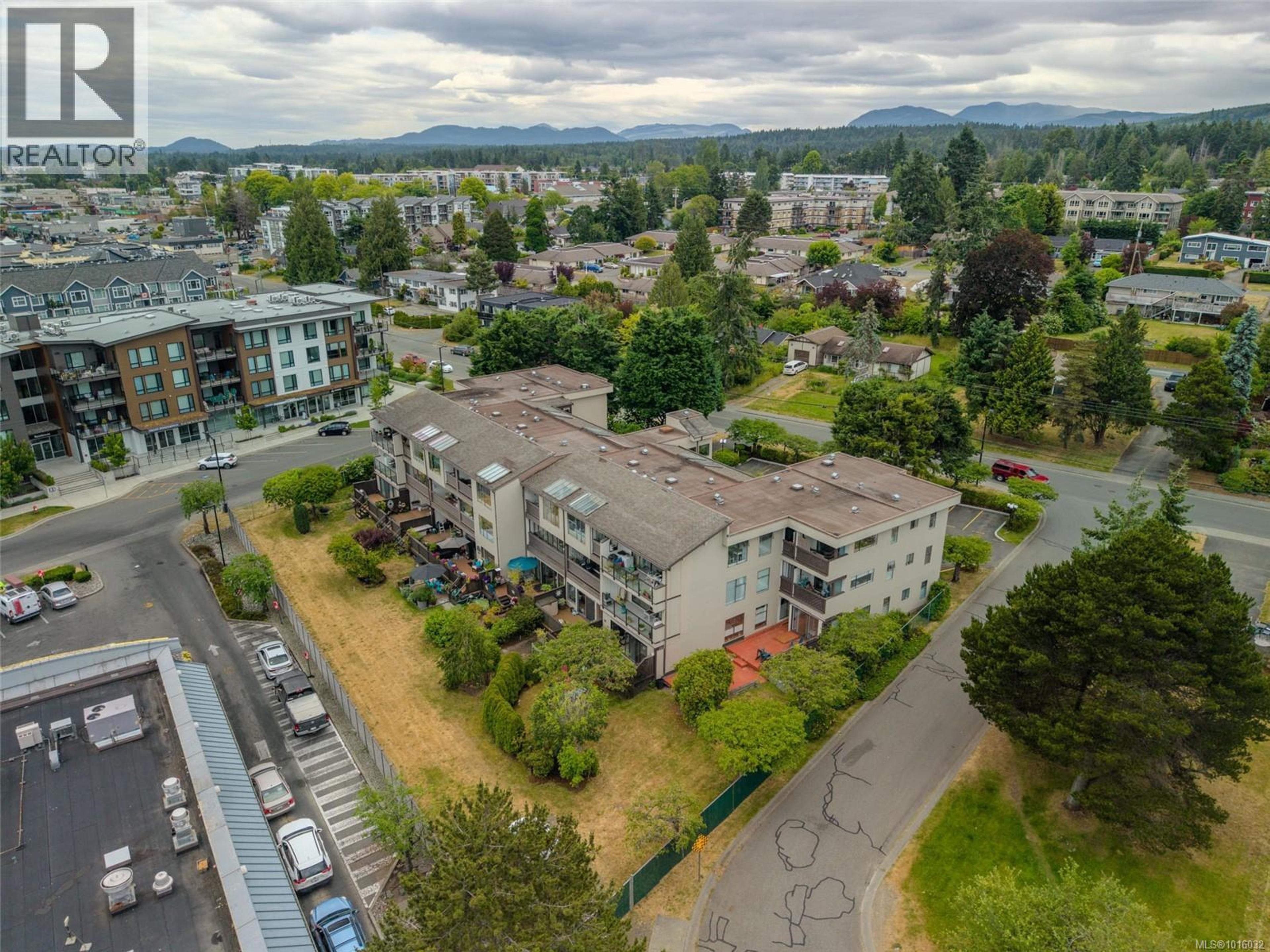 309 MORISON Ave, Parksville - Exteriors - Full Complex View, Drone/Aerial View - Photo 7