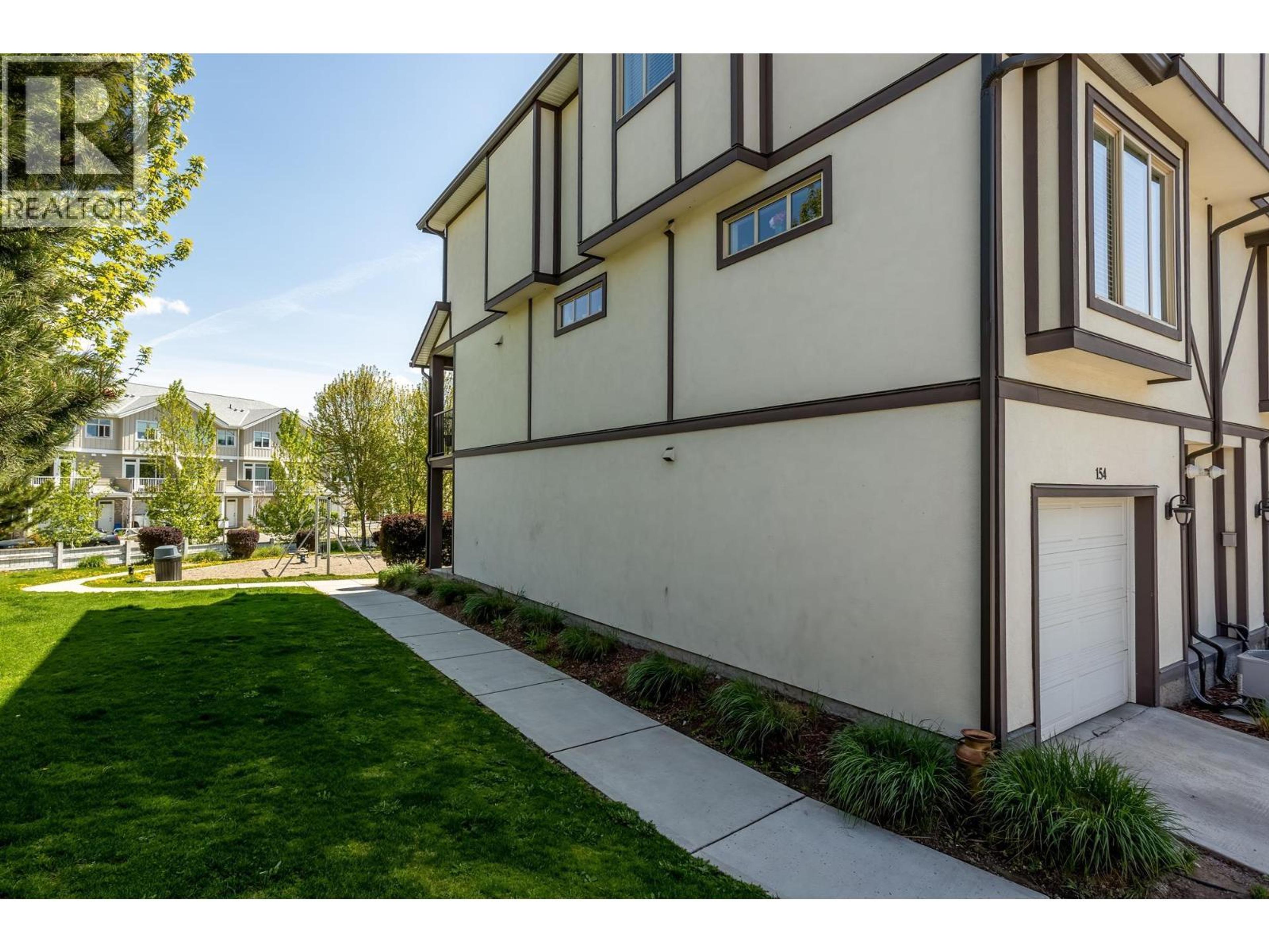 1651 Lynrick Road, Kelowna - Exteriors - Photo 3