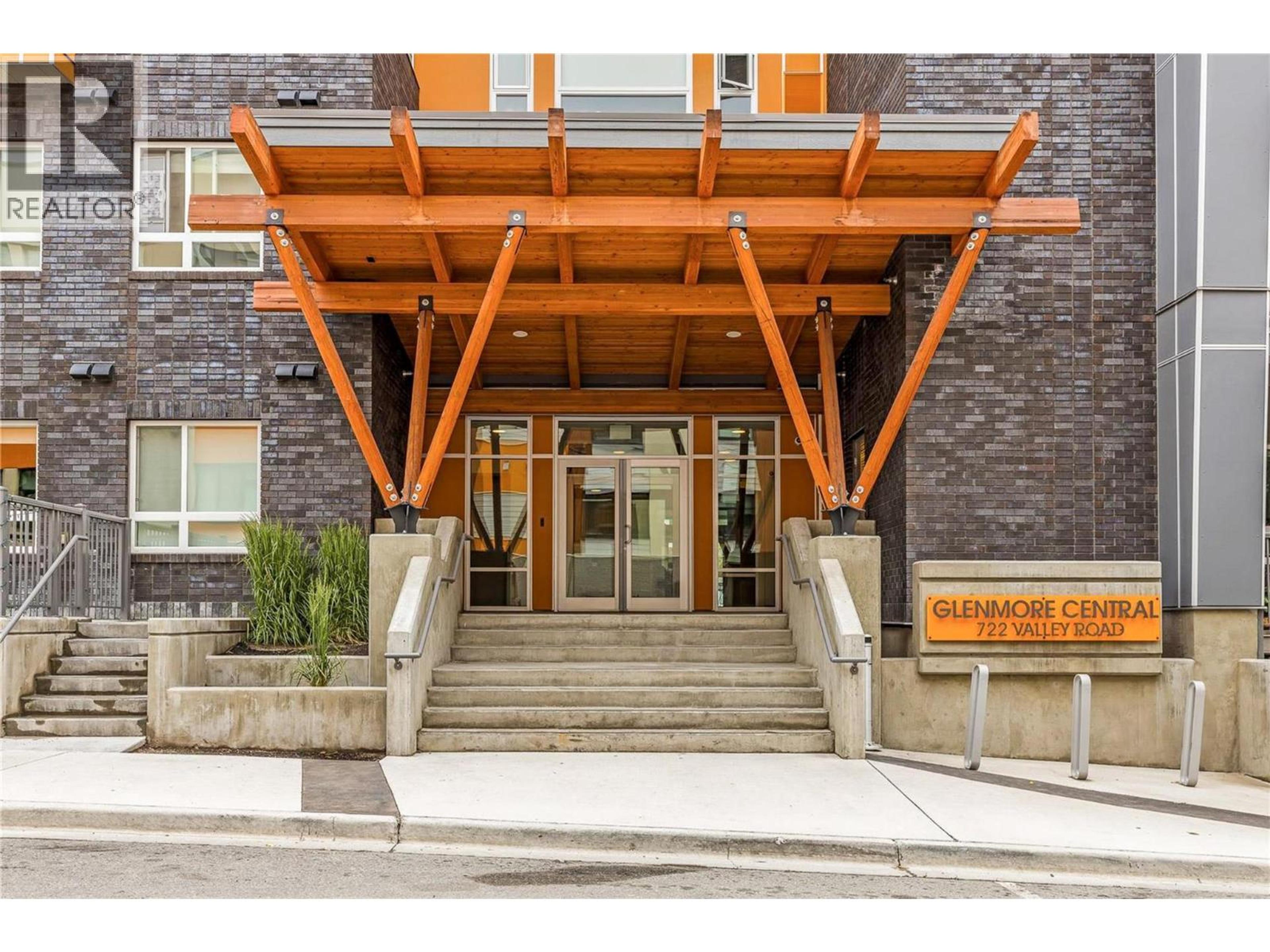 722 Valley Road, Kelowna - Exteriors - Photo 4