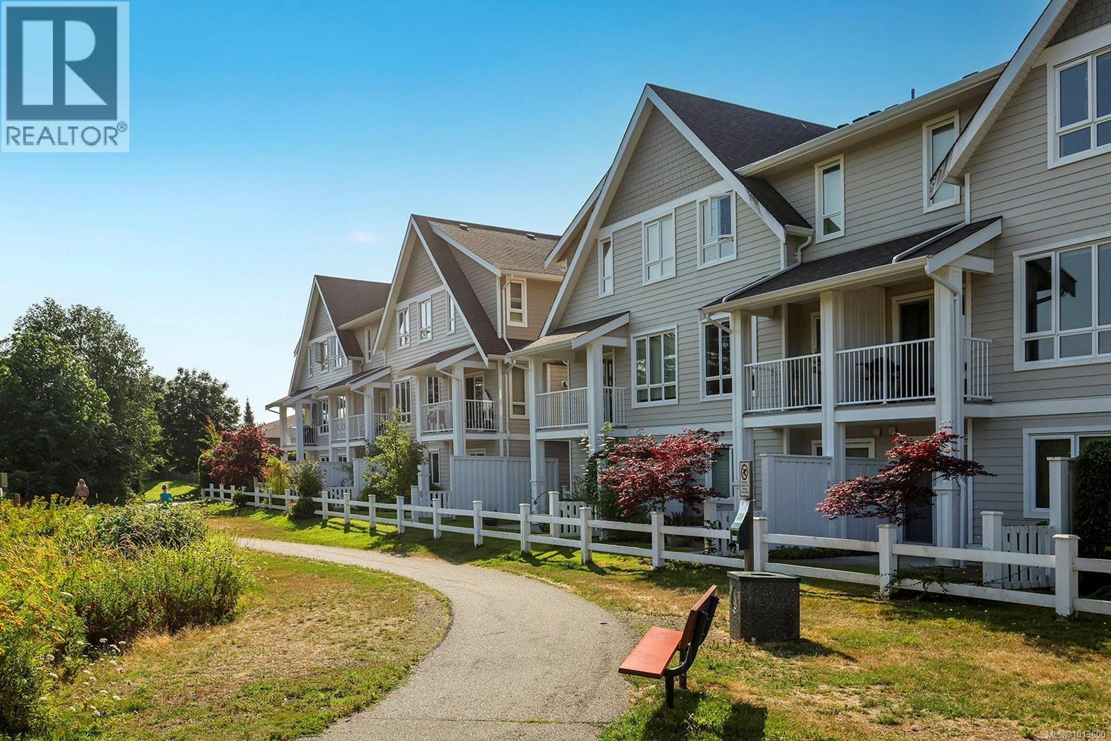 700 Lancaster Way, Comox - Exteriors - Full Complex View - Photo 2