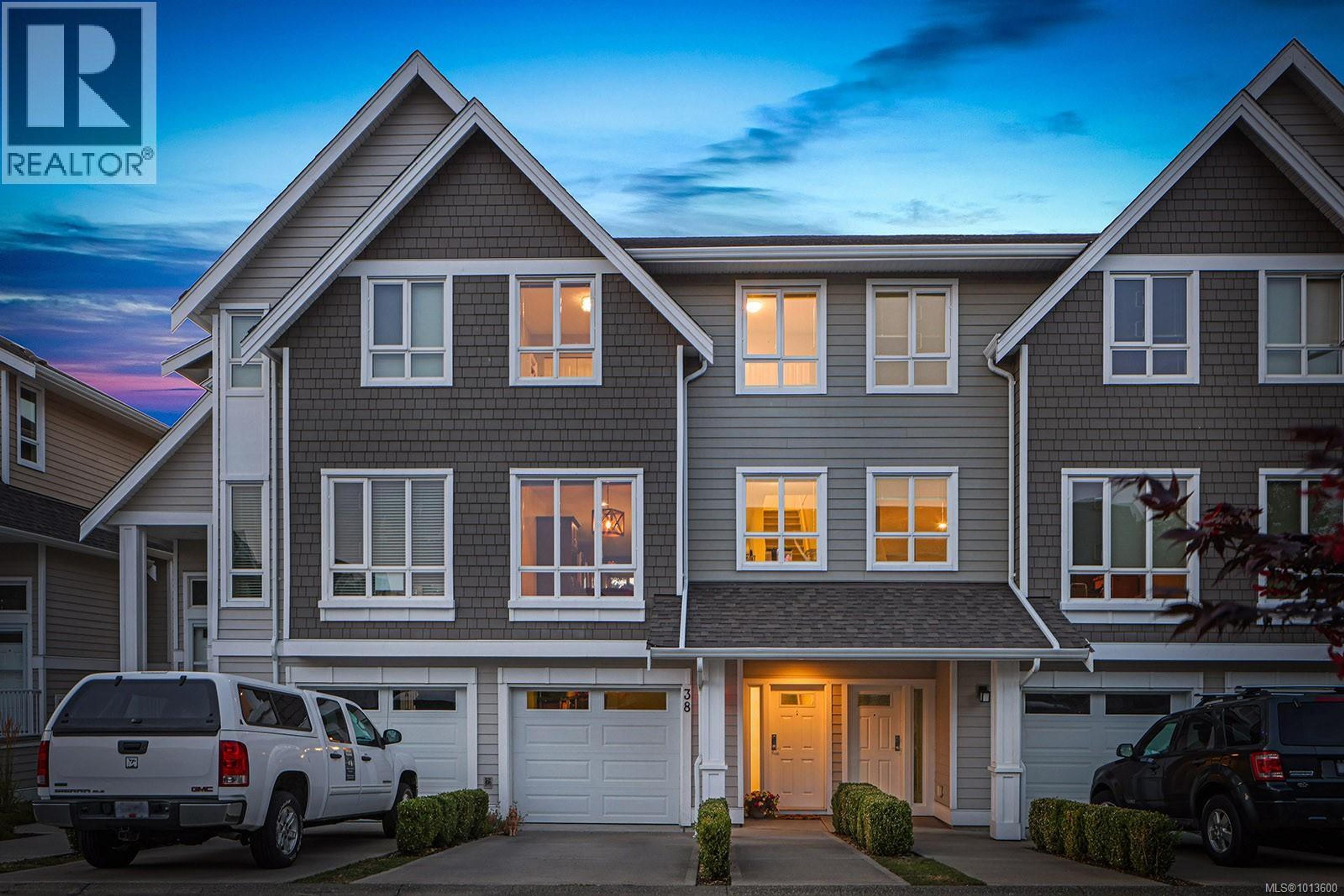 700 Lancaster Way, Comox - Exteriors - Full Complex View - Photo 3