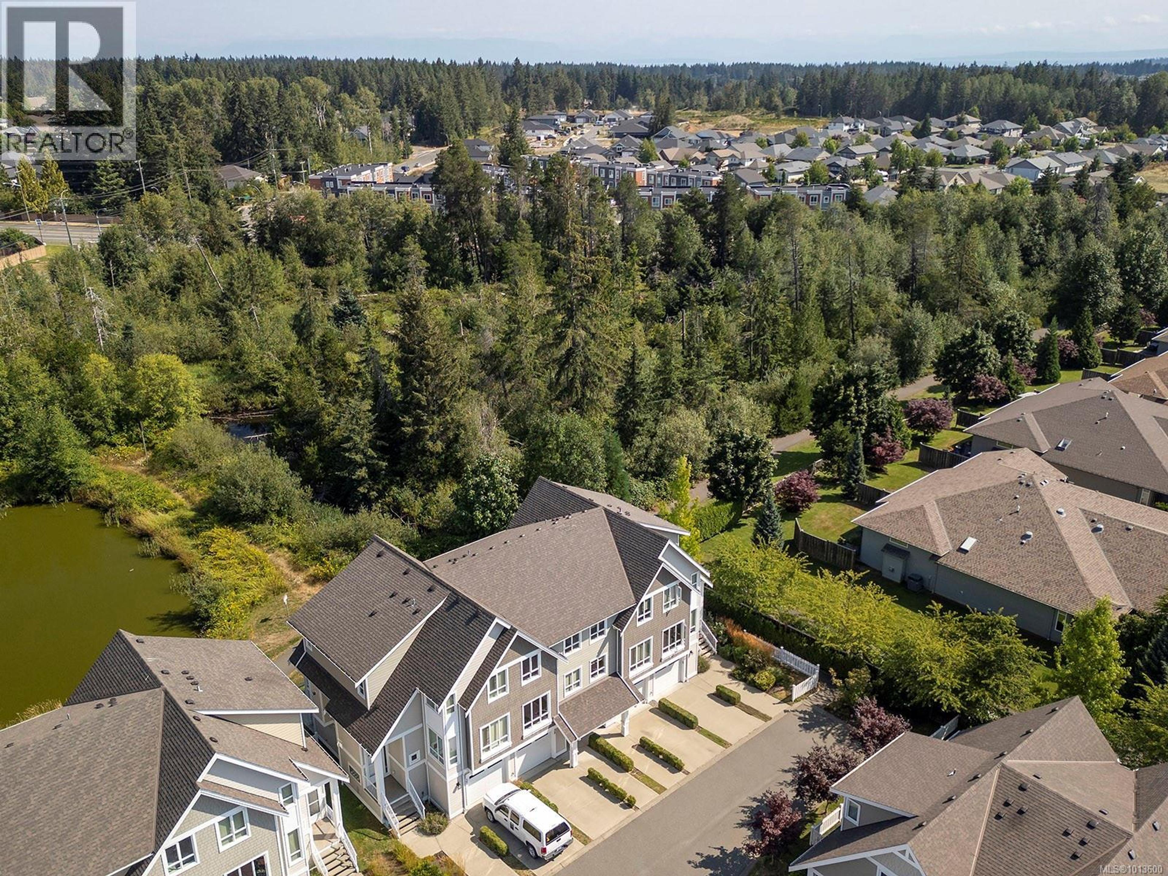 700 Lancaster Way, Comox - Exteriors - Full Complex View, Drone/Aerial View - Photo 11
