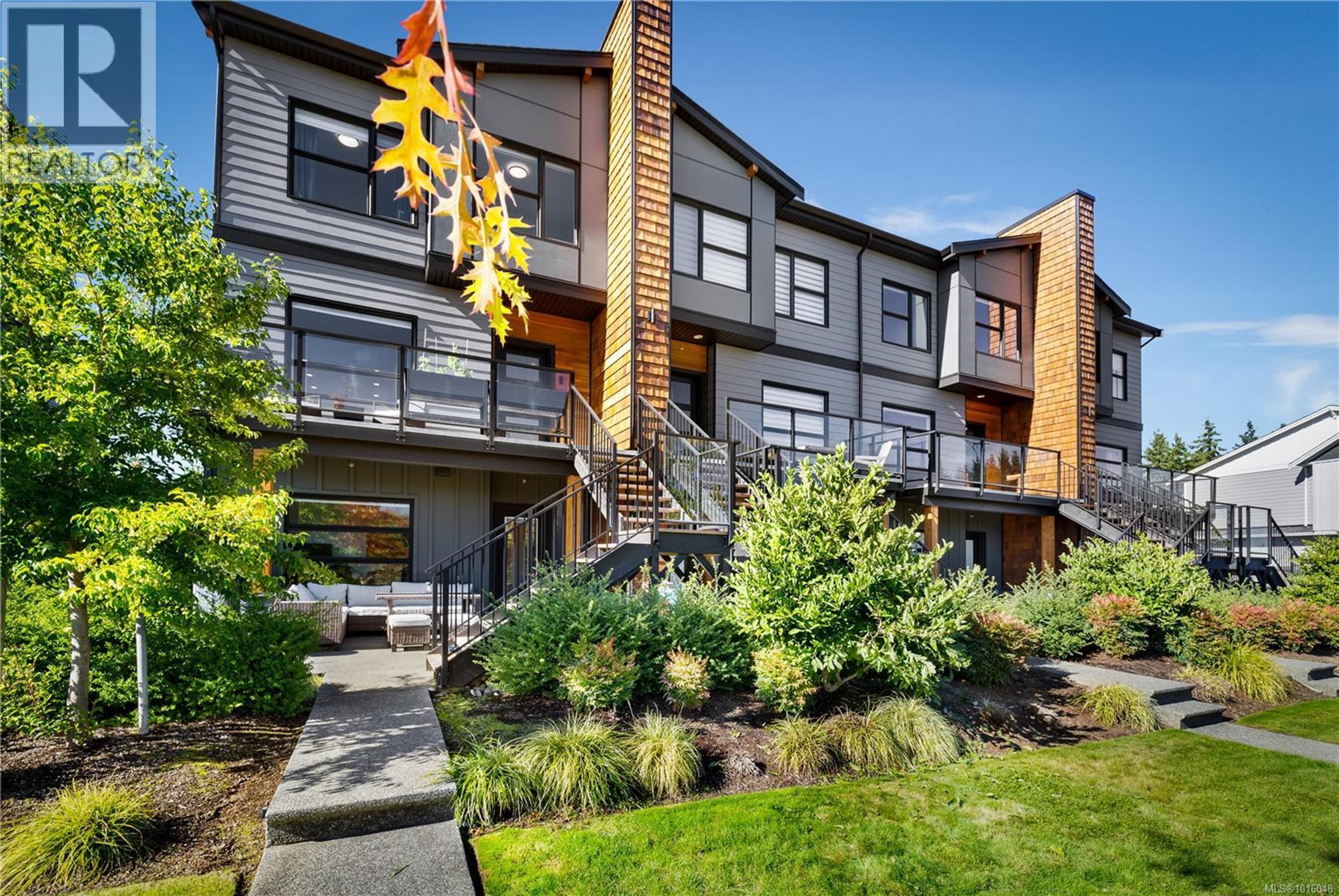 3016 Alder St S, Campbell River - Exteriors - Full Complex View - Photo 1