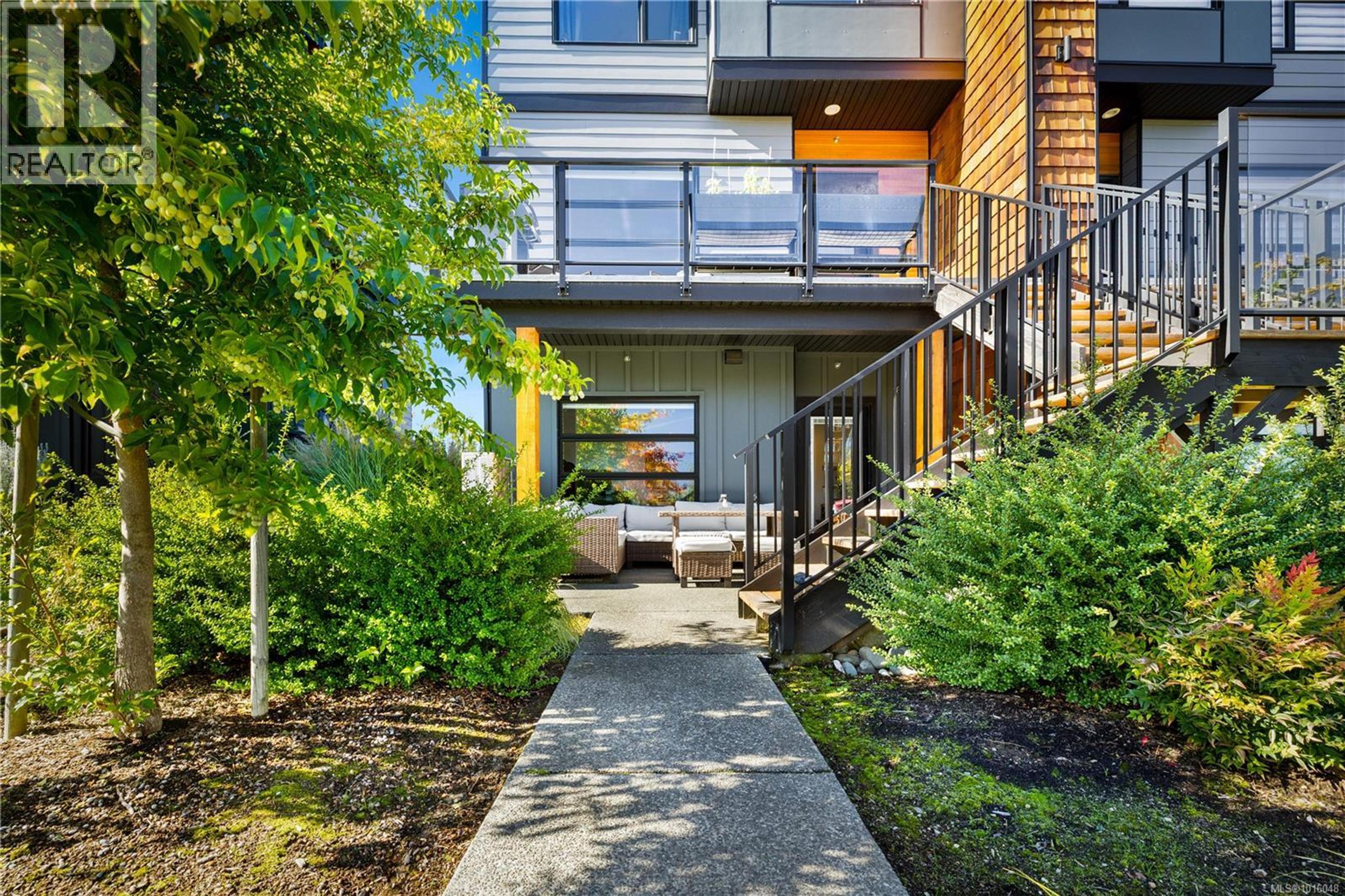 3016 Alder St S, Campbell River - Exteriors - Photo 2