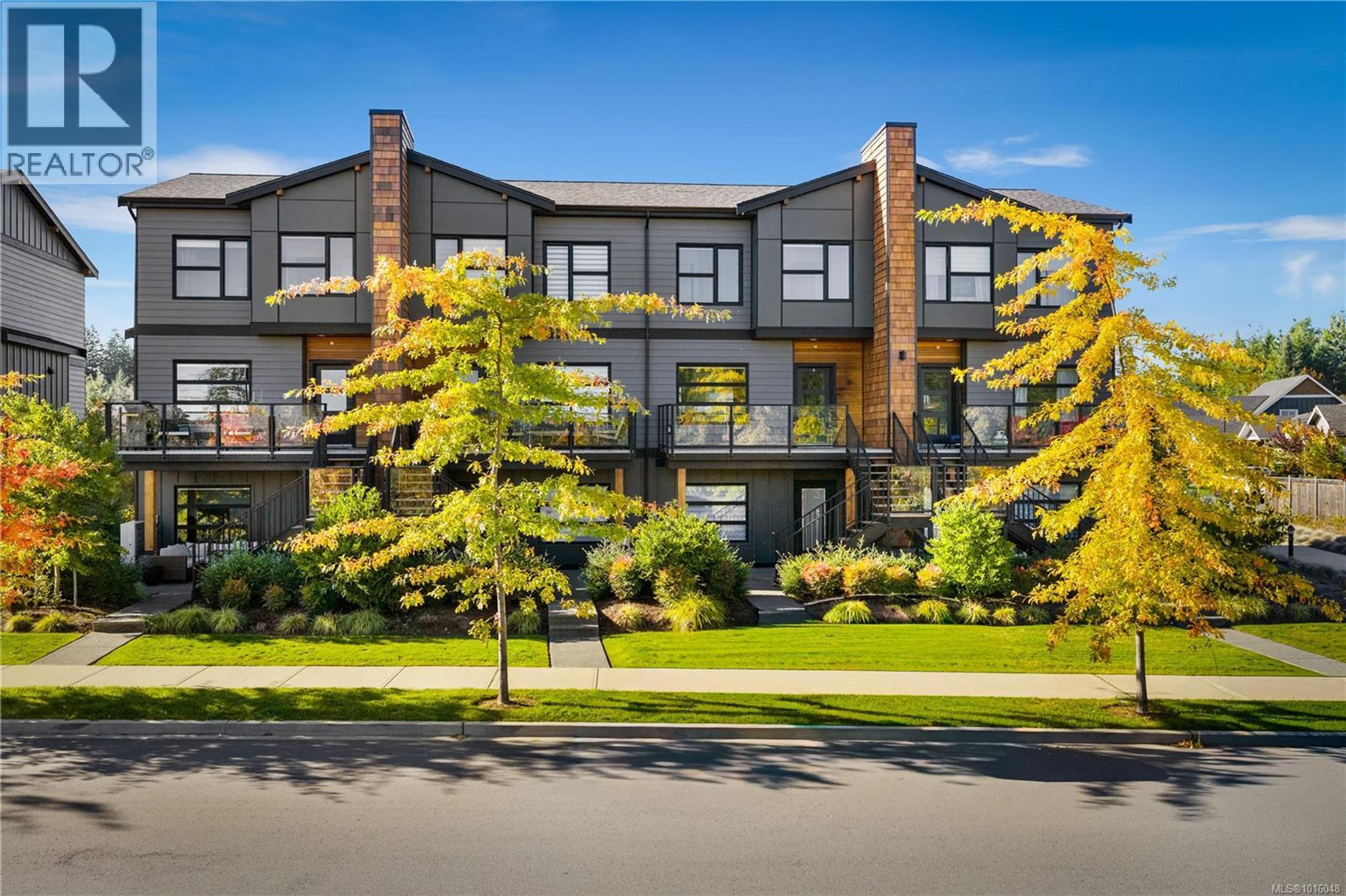 3016 Alder St S, Campbell River - Exteriors - Full Complex View - Photo 6