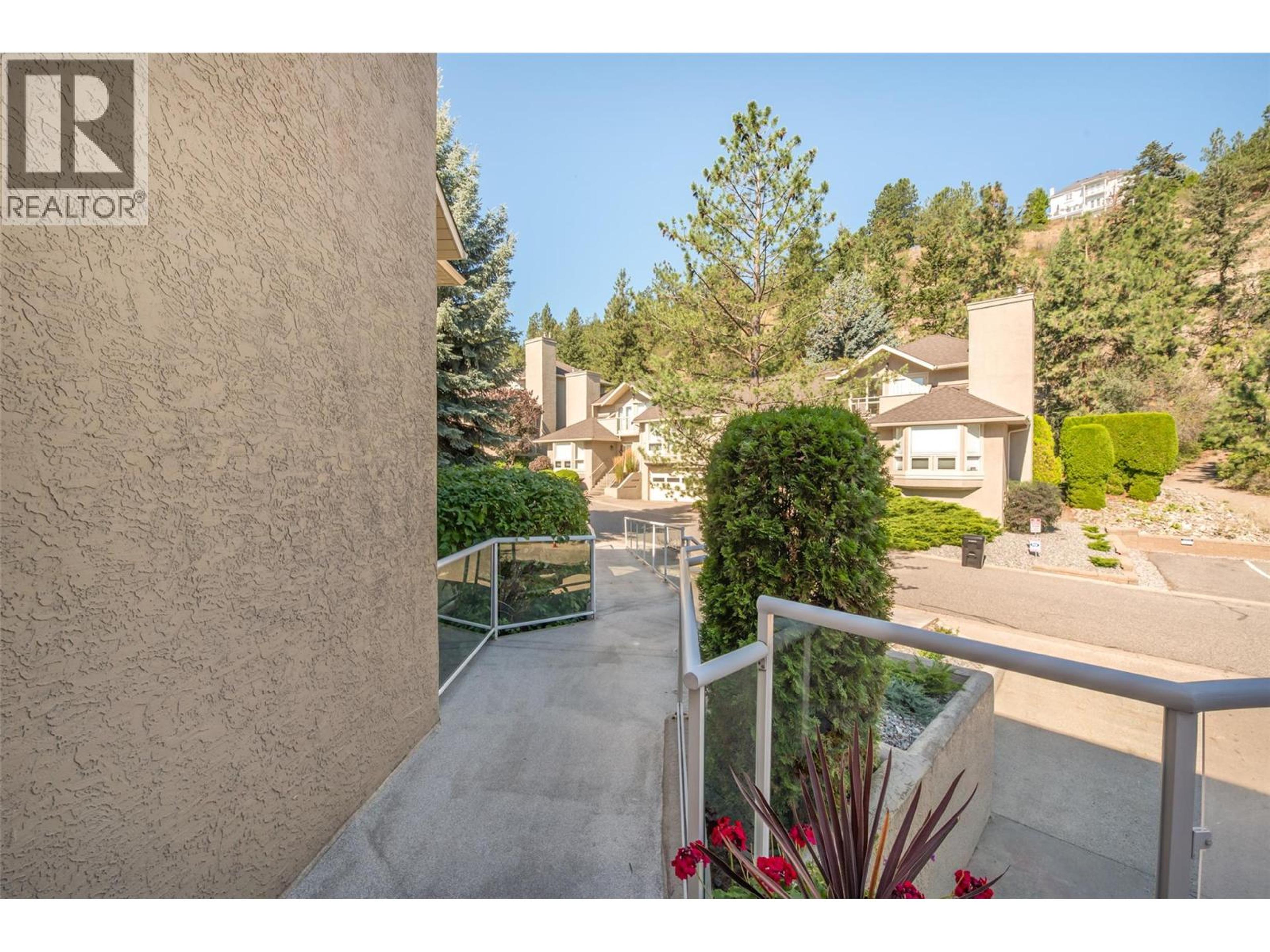 980 DILWORTH Drive, Kelowna - Exteriors - Full Complex View - Photo 5