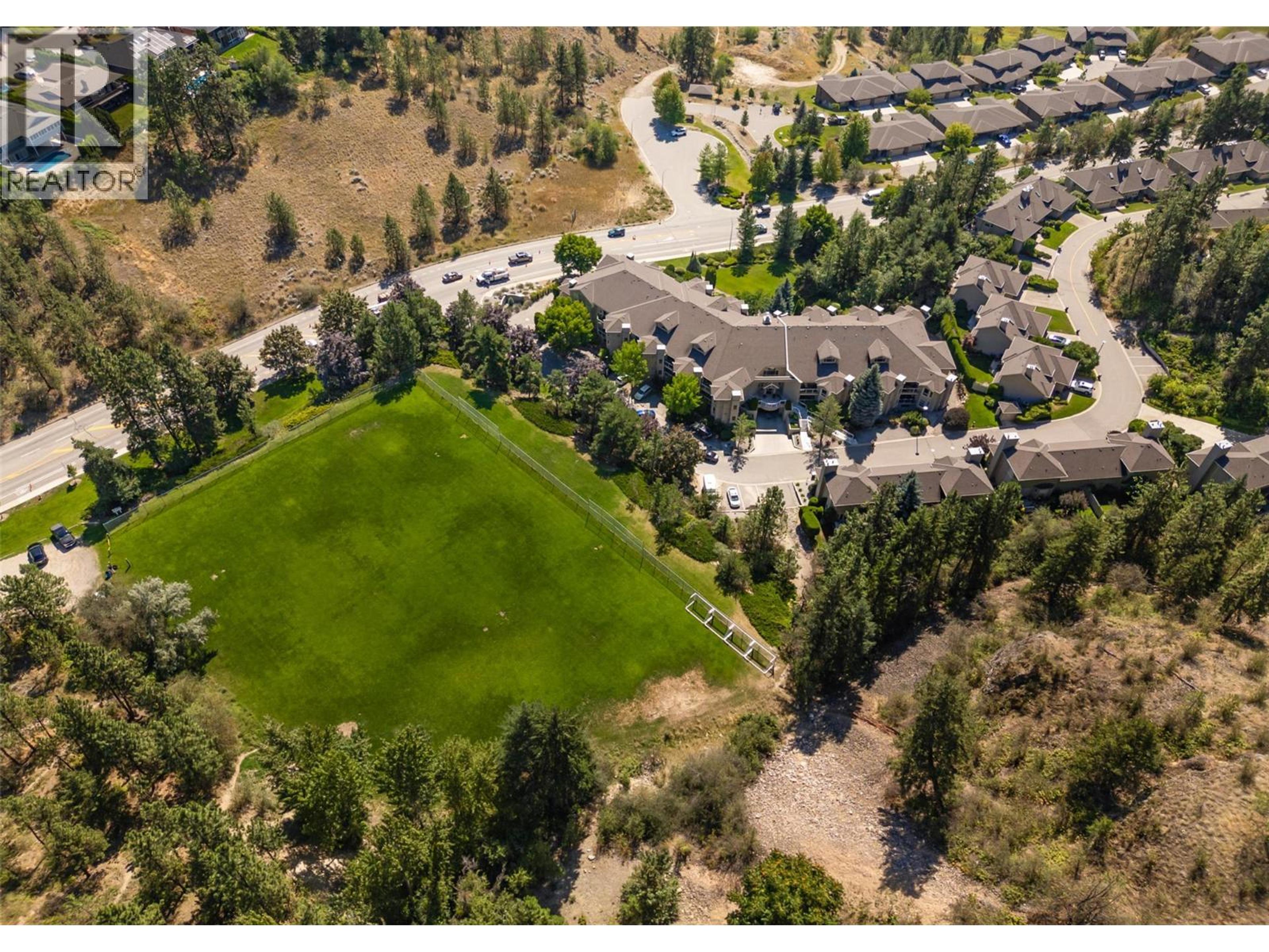 980 DILWORTH Drive, Kelowna - Exteriors - Full Complex View, Drone/Aerial View - Photo 10